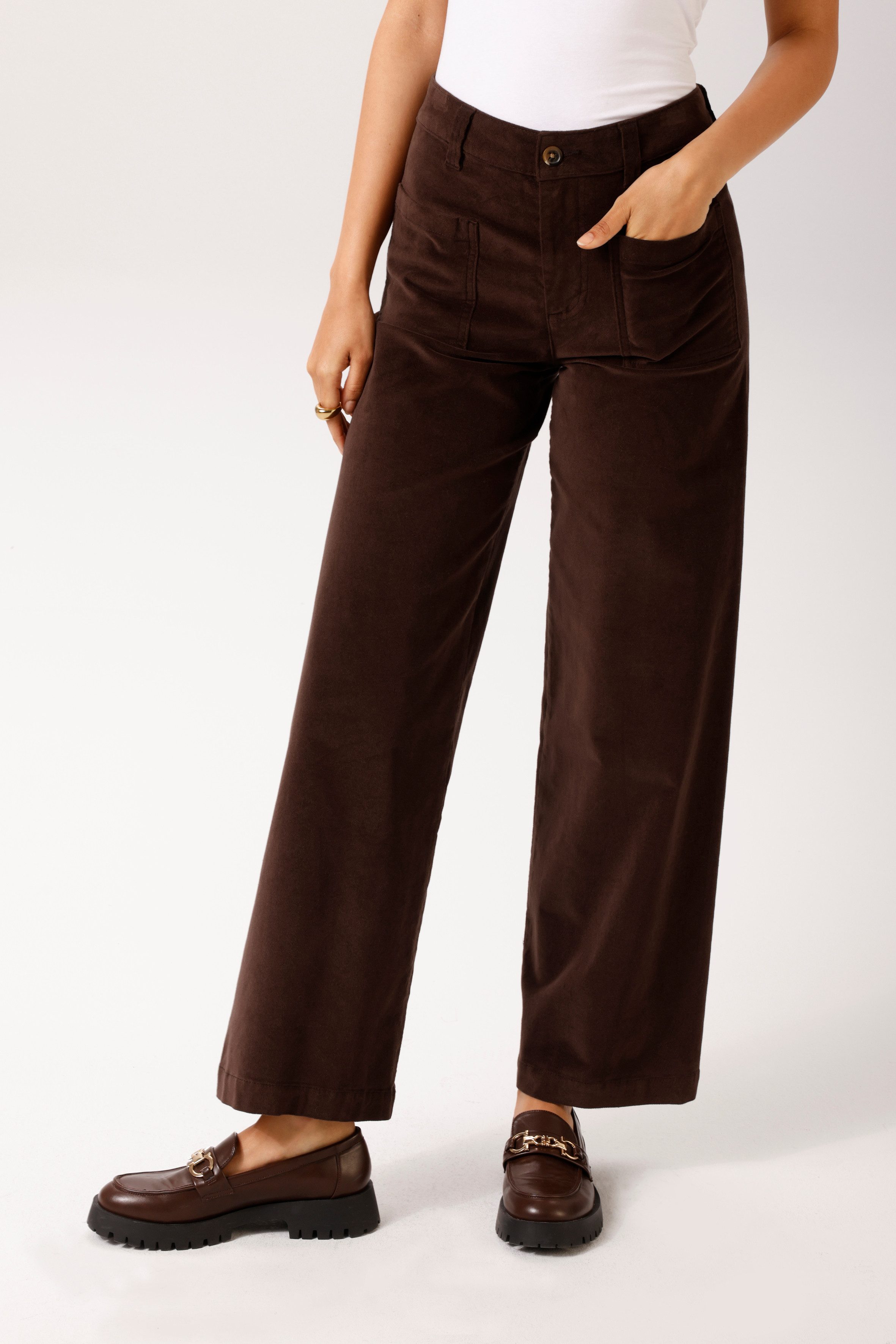 Aniston CASUAL Cordhose in angesagter Hight-waist-Form. € 49,99, (€ 49,99 pro 1 Stk).