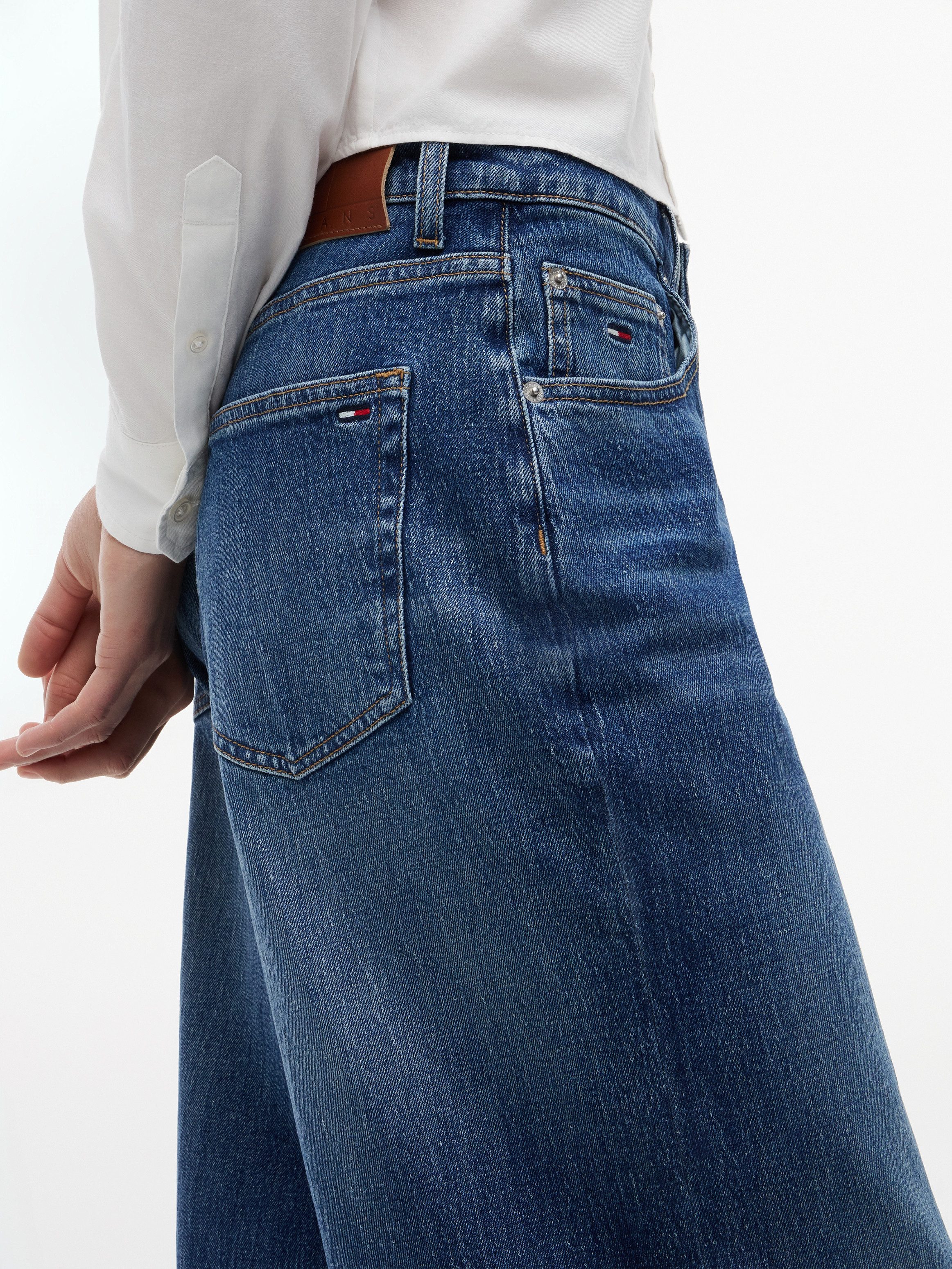 Tommy Jeans Loose-fit-Jeans CHARLIE MR LOOSE W Denim mit Leinen, loose fit, teil-elastisches Bündchen