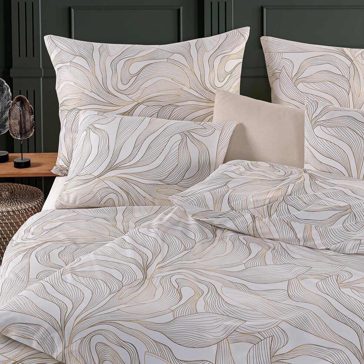 TRAUMSCHLAF Bettwäsche Serena, Renforce, 2 teilig, florales Design auf 100% Baumwolle