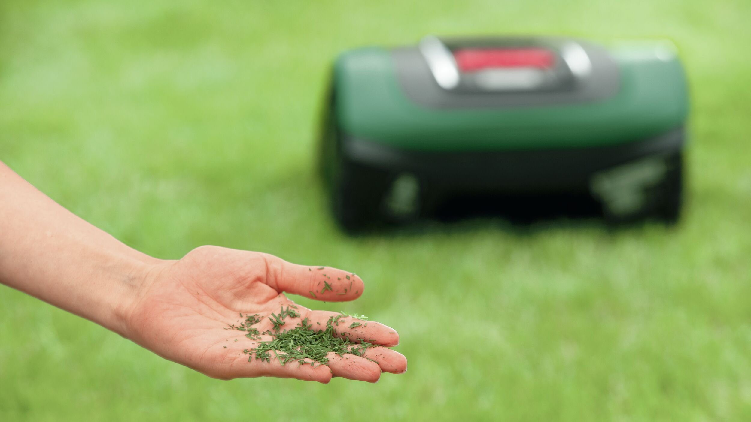 Bosch Home & Garden Rasenmähroboter... Bosch Home & Garden Rasenmähroboter...