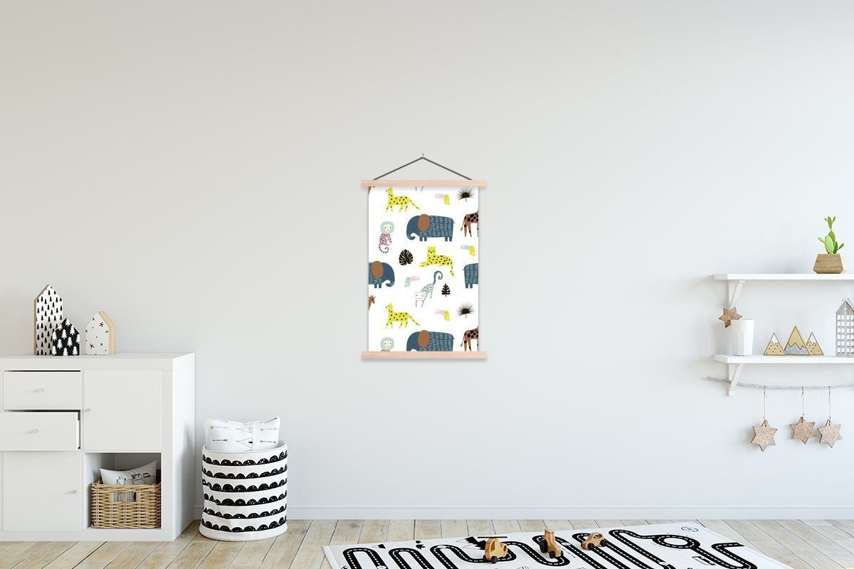 MuchoWow Poster Tiere - Elefant - Affe - Weiß, (1 St), Posterleiste, Textilposter für Wohnzimmer, Bilderleiste, Magnetisch