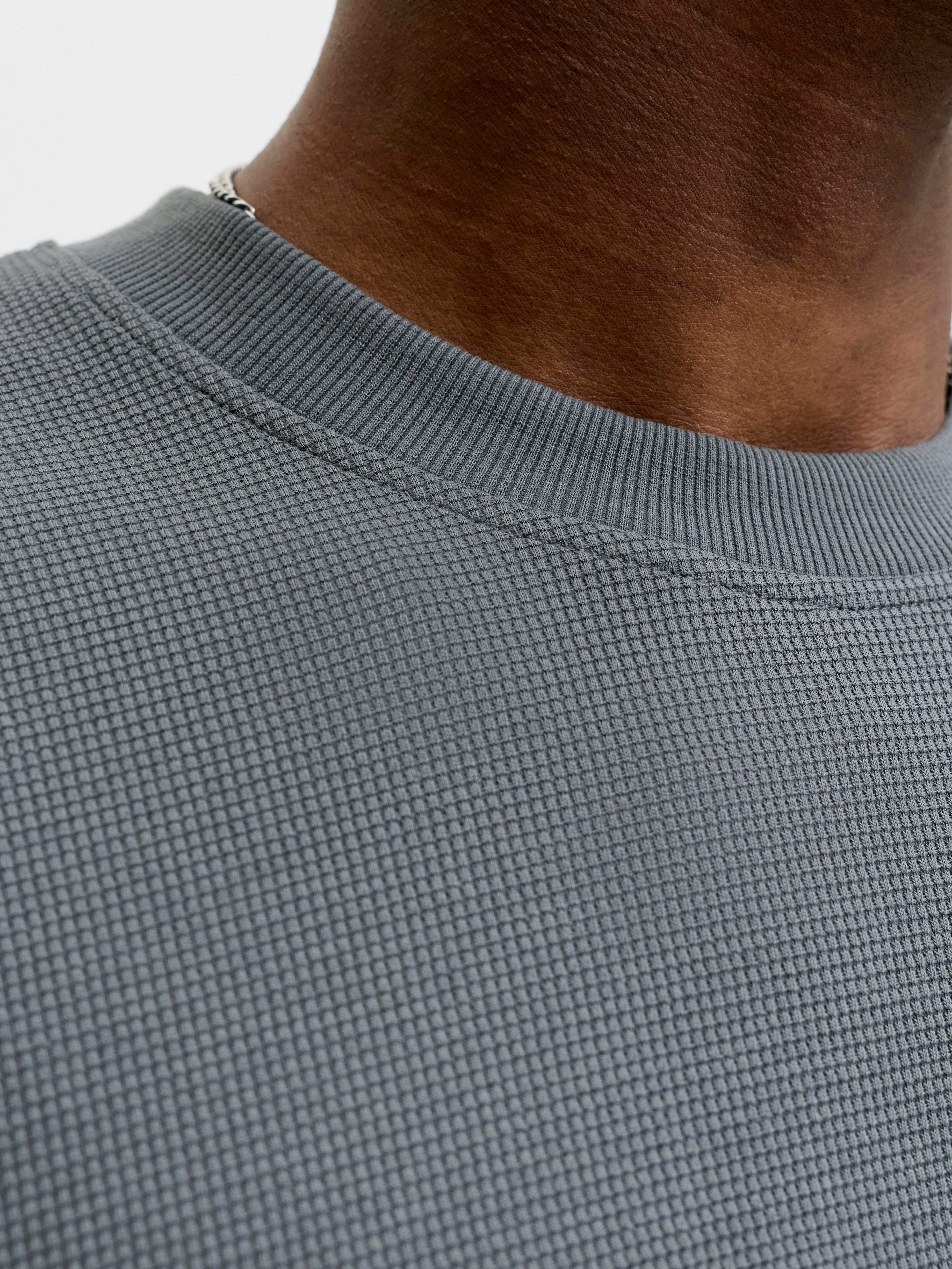 Jack & Jones Rundhalsshirt JJEAUSTIN TEE SS NOOS Materialmix, relaxed fit – Bild 4 von 5