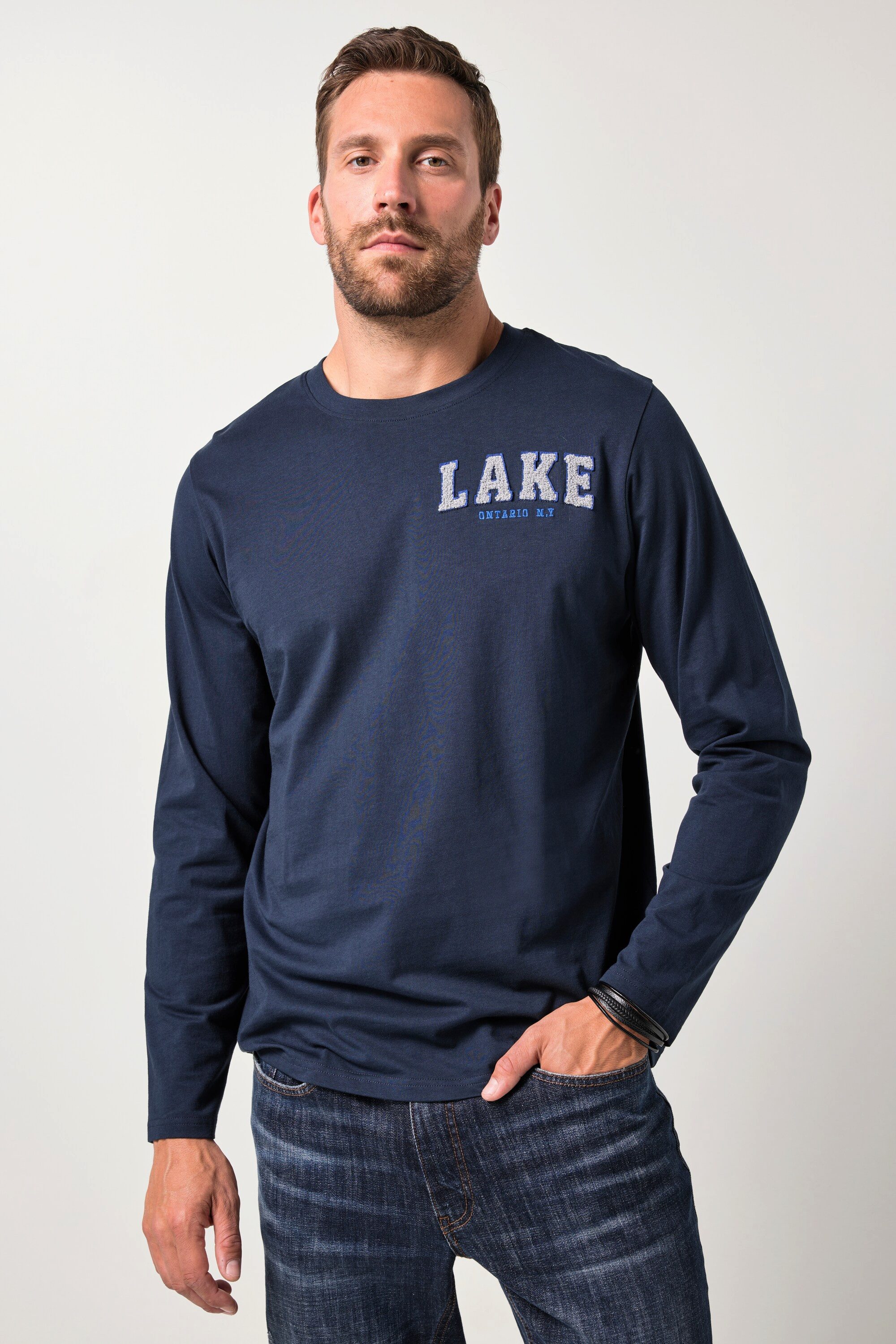T-Shirt Langarmshirt Brustbadge Rundhals