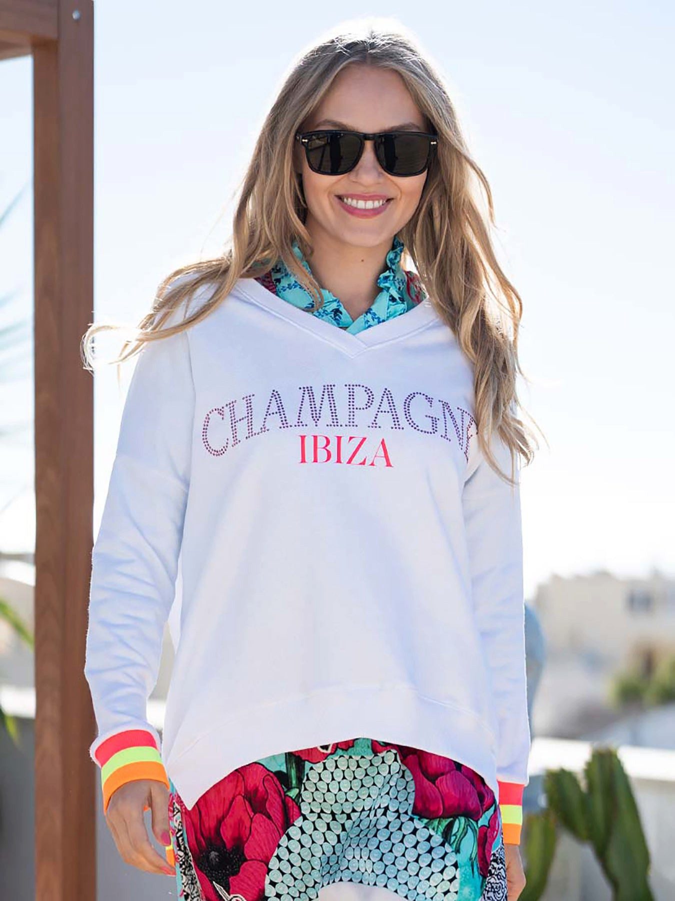 Miss Goodlife Sweatshirt V-Neck Sweater Champagne Ibiza Strass