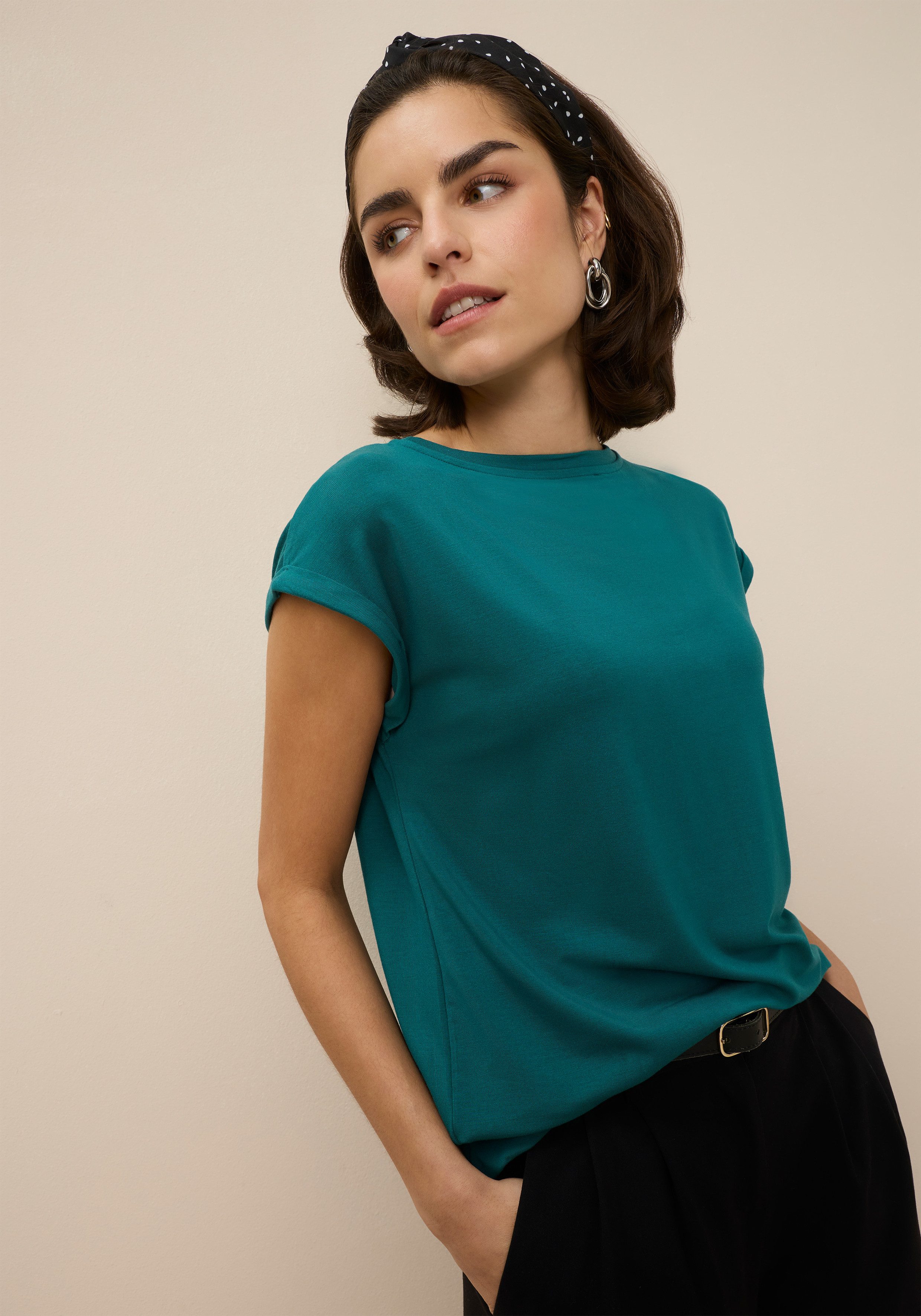 Tamaris T-Shirt Regular Fit, mit überlappenden Schultern, Kurzarm mit Aufschlag. Reduzierter Preis € 20,99. Unverbindliche Preisempfehlung € 24,99