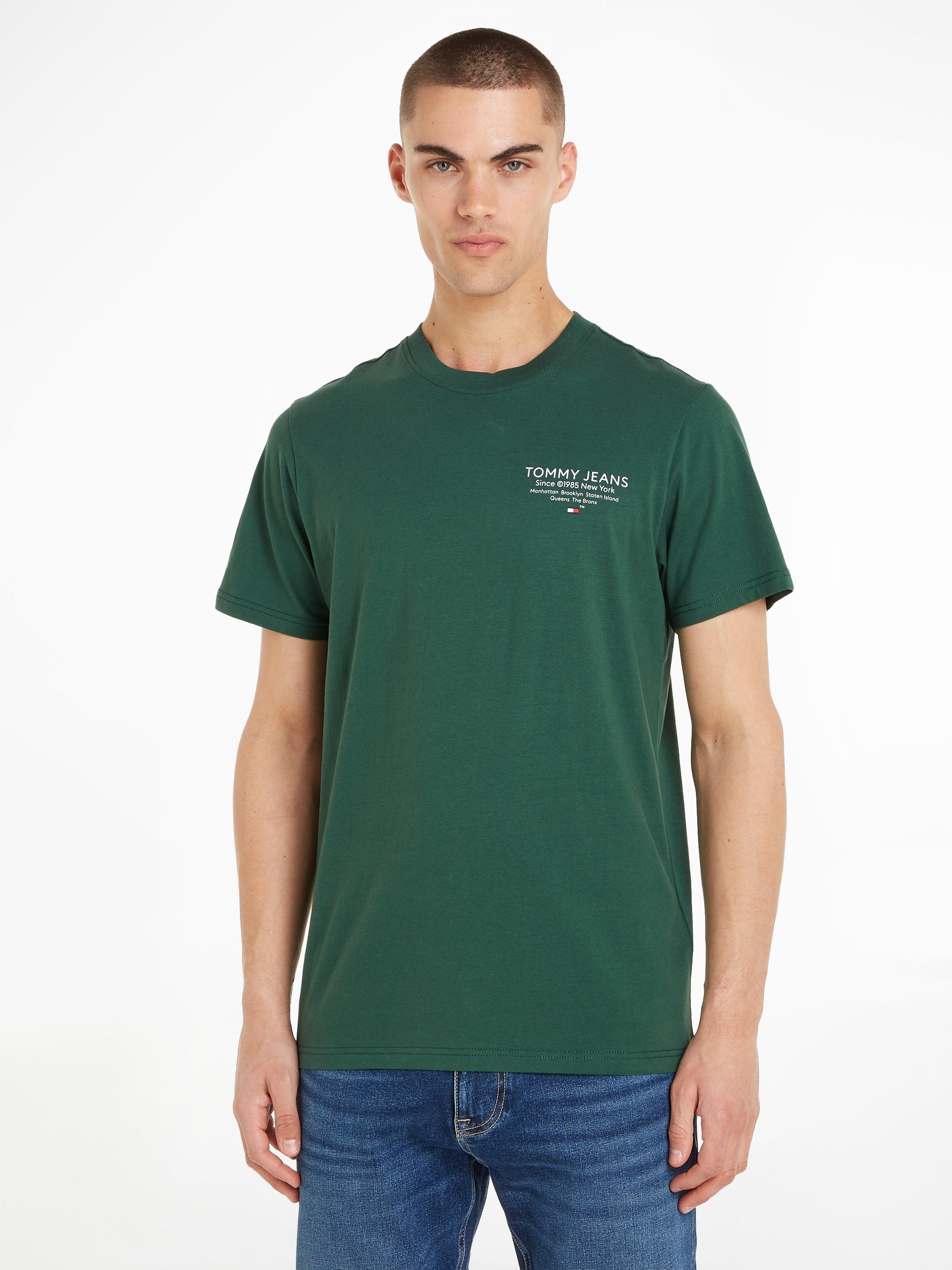 Tommy Jeans T-Shirt TJM SLIM ESSTNL GRAPHIC TEE EXT mit Tommy Jeans Logodruck Court Green