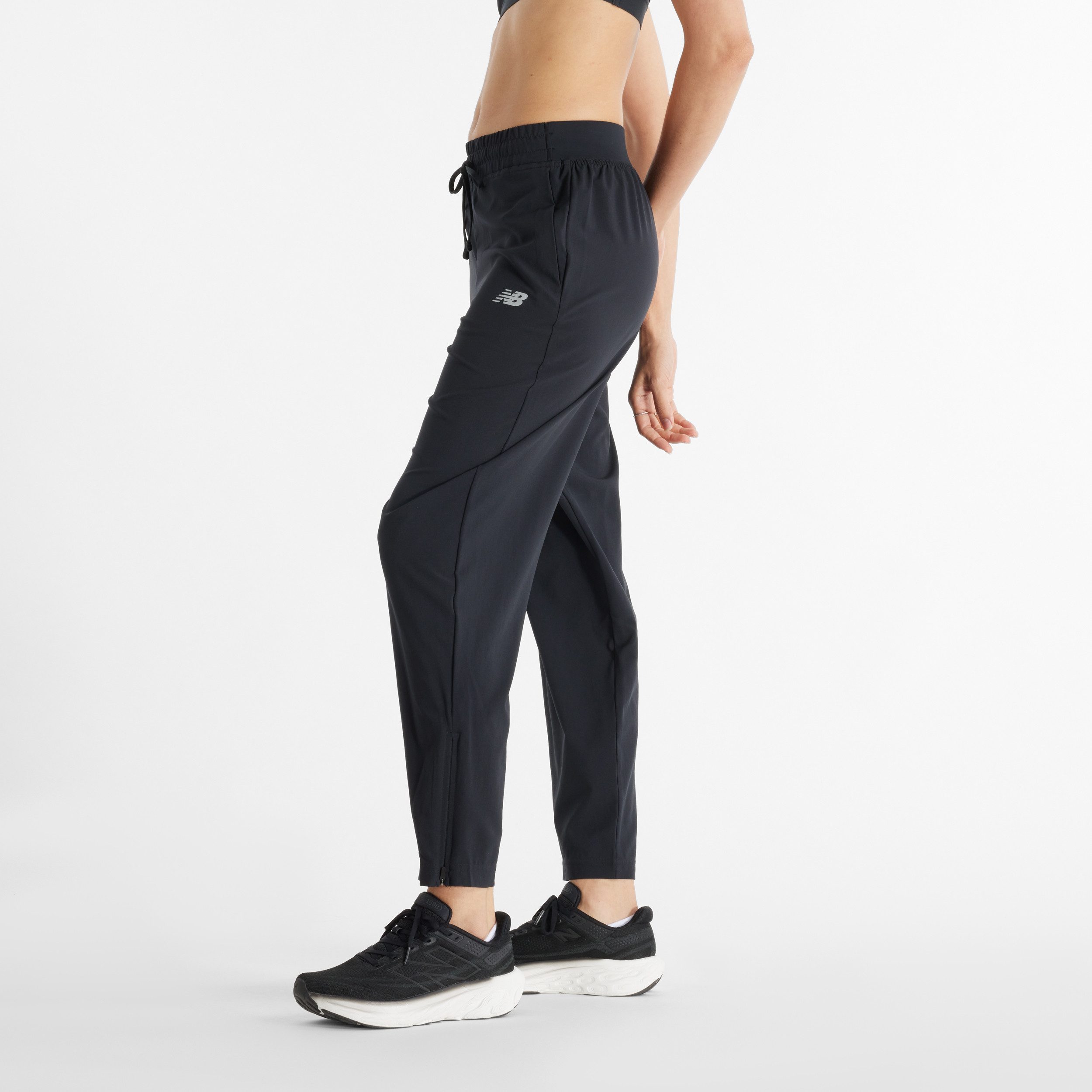 New Balance Trainingshose Sport Essentials Performance Woven Pant für Laufen entwickelt, atmungsaktive Webhose, leichtes Material