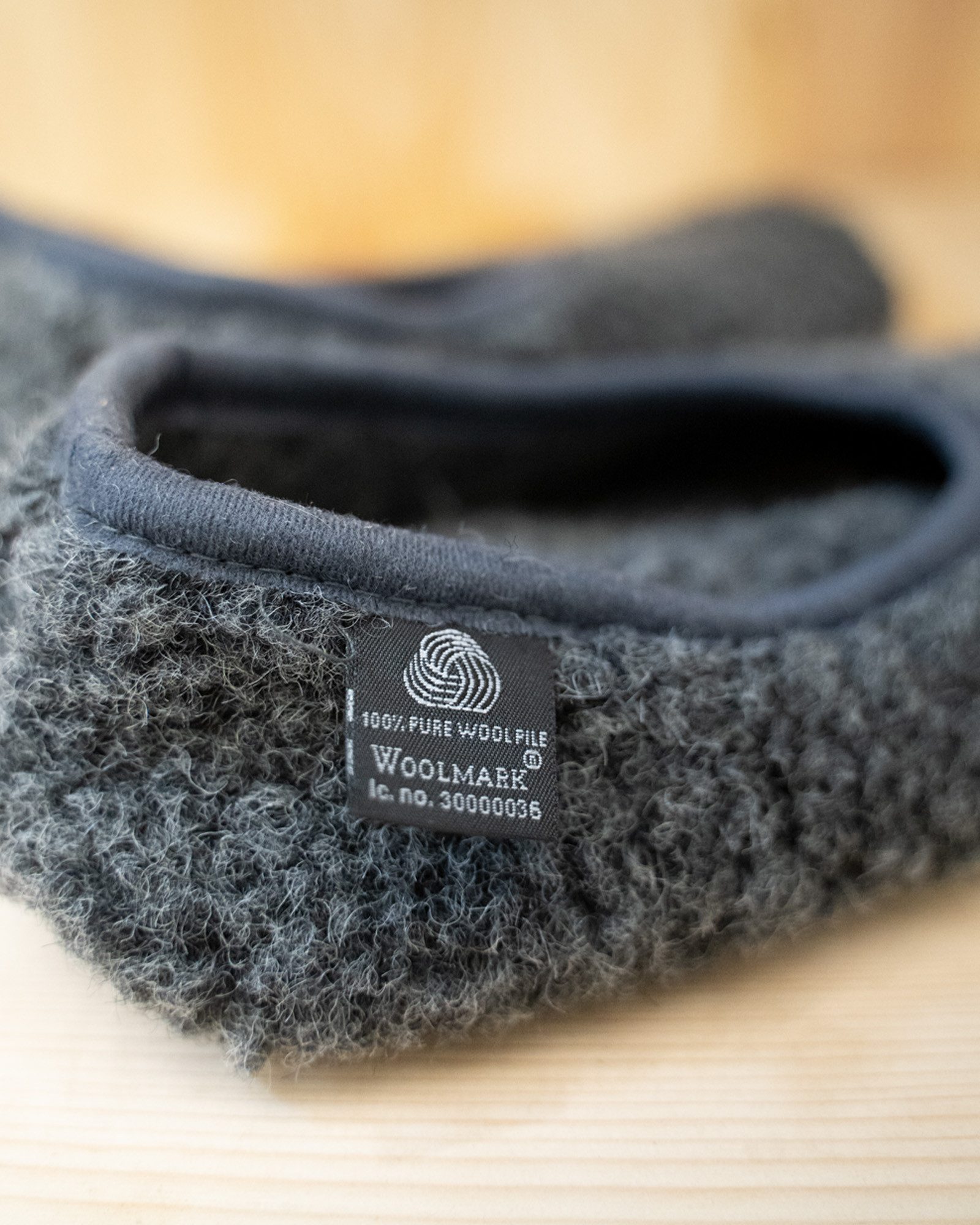 WollGäng Wollhausschuh Flexibel Faltbar Hausschuh klimatisierend aus 100% Wolle Wildleder Sohle