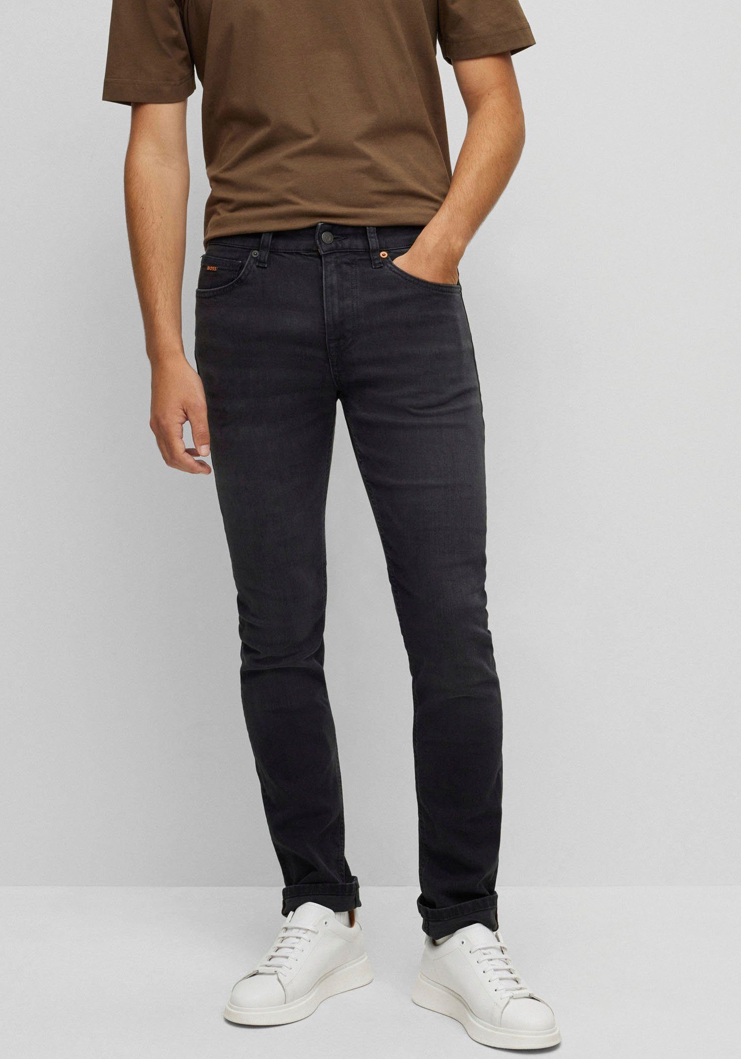 Mit schlichtem Design BOSS ORANGE Slim-fit-Jeans Delaware Herren-Hose Schmal Super-Stretch-Denim, aus aus geschnittene Super-Stretch-Denim