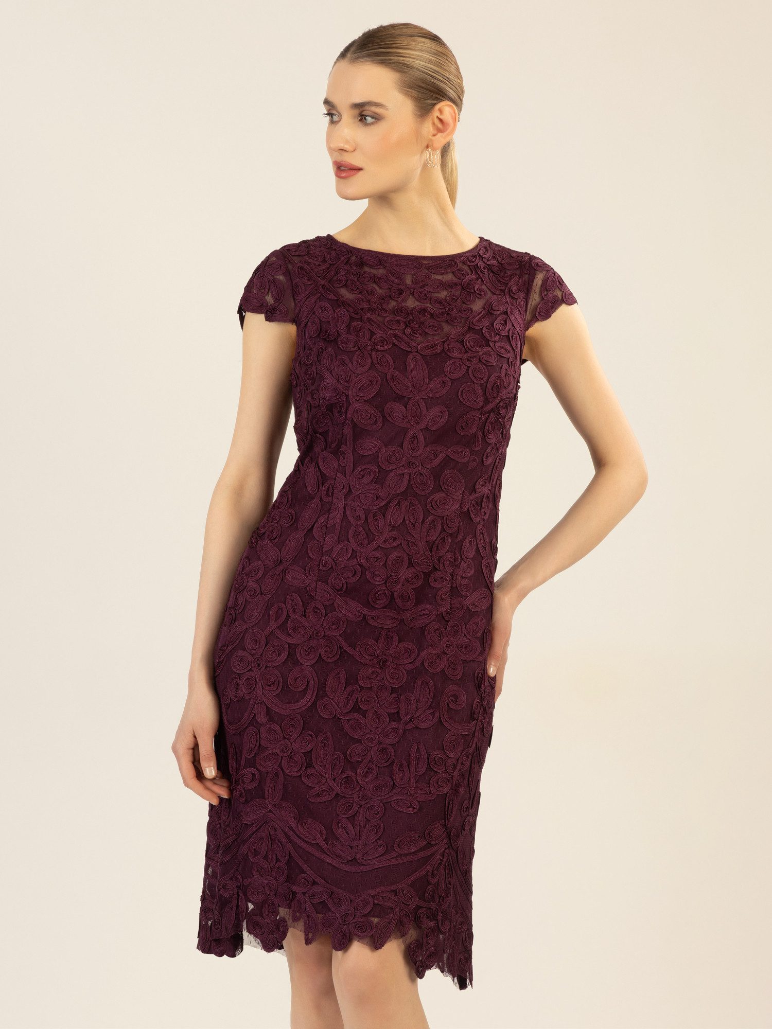 Apart Cocktailkleid aus aufwendig gestricktem Mesh, günstig online kaufen