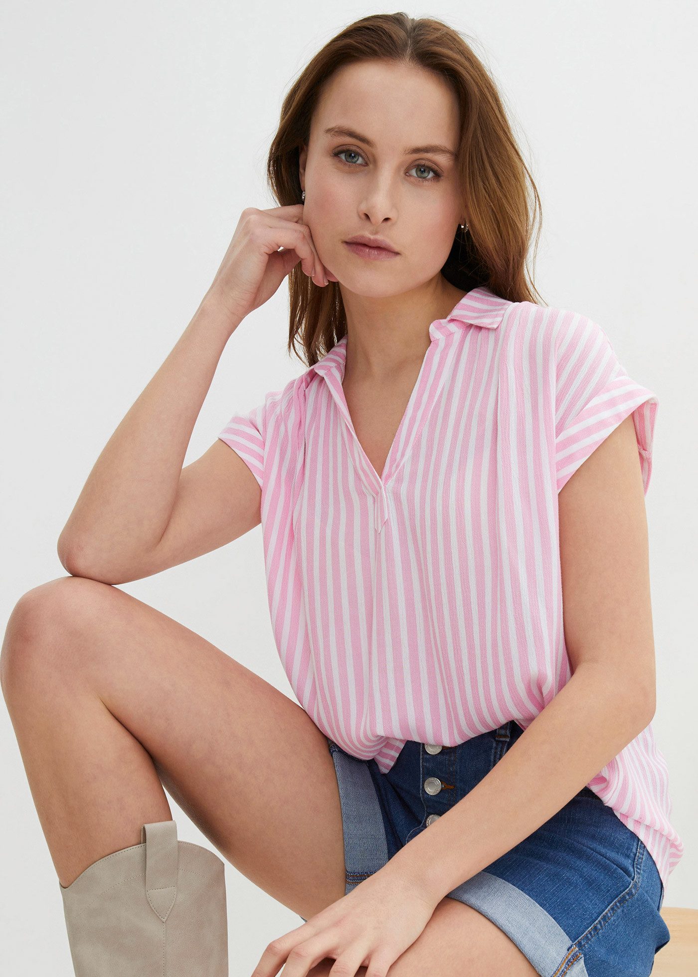 bonprix Kurzarmbluse mit Hemdkragen und V-Ausschnitt, Streifenlook günstig online kaufen