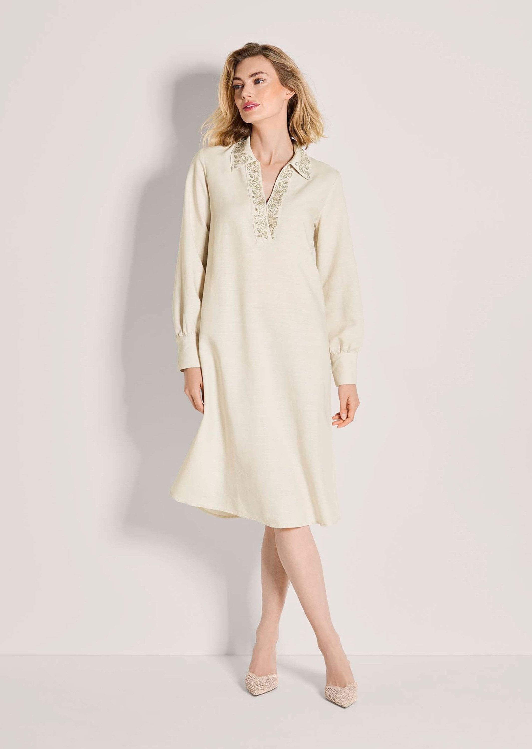 MADELEINE Midikleid Viskosekleid mit Stäbchen-Pailletten Sommerkleid mit V- günstig online kaufen