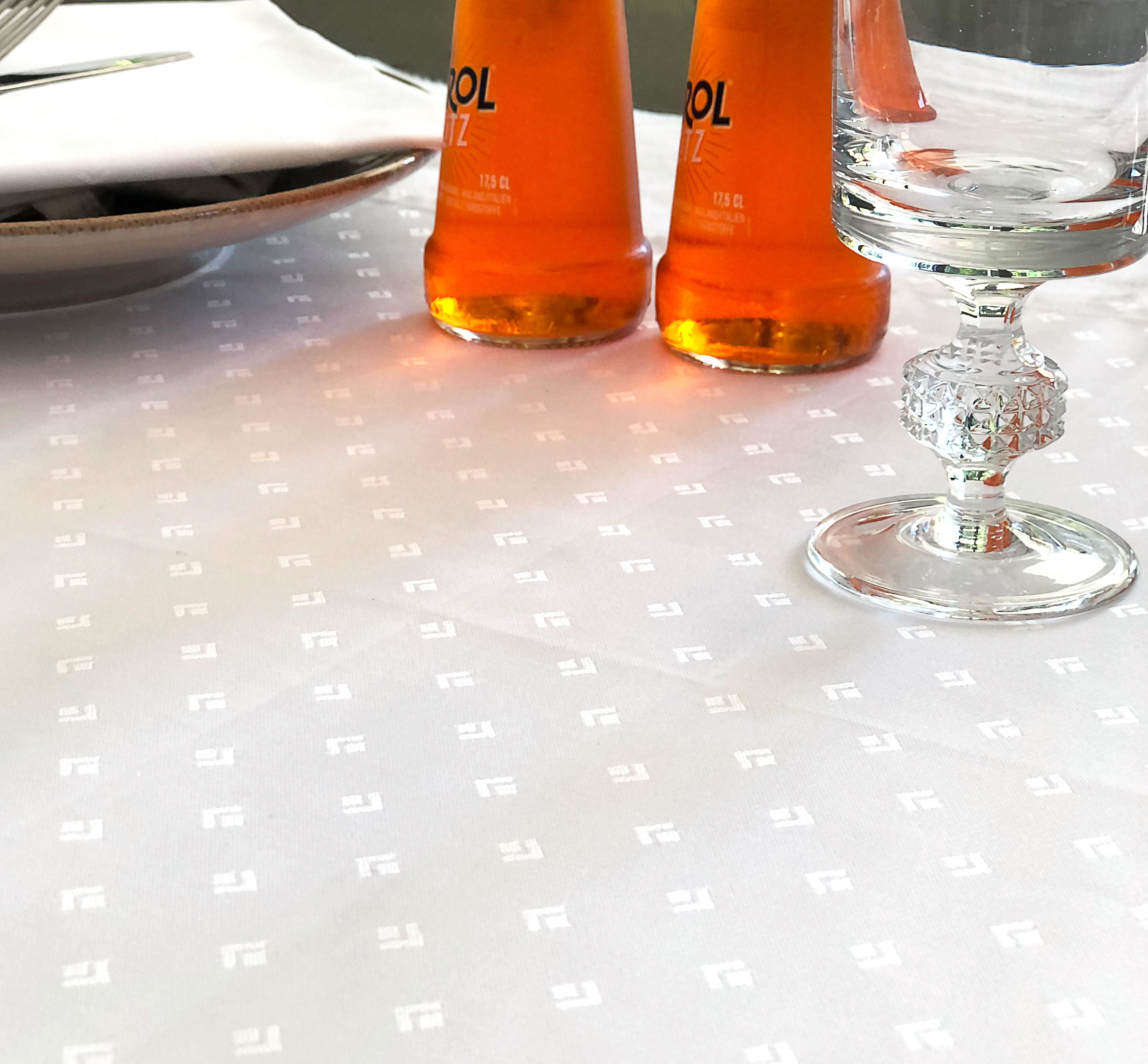 Libusch® Tischdecke Damast-Tischdecke LEILA, weiß, dezent, 100% Baumwolle, günstig online kaufen