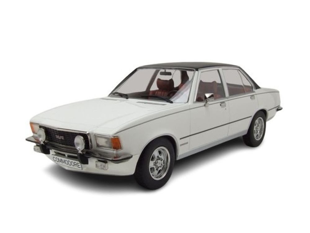MCG Modellauto Opel Commodore B 1972 weiß, Maßstab 1:18