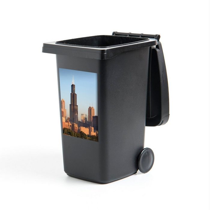 MuchoWow Wandsticker Skyline von Chicago mit dem Willis Tower (1 St) Mülleimer-aufkleber Mülltonne Sticker Container Abfalbehälter