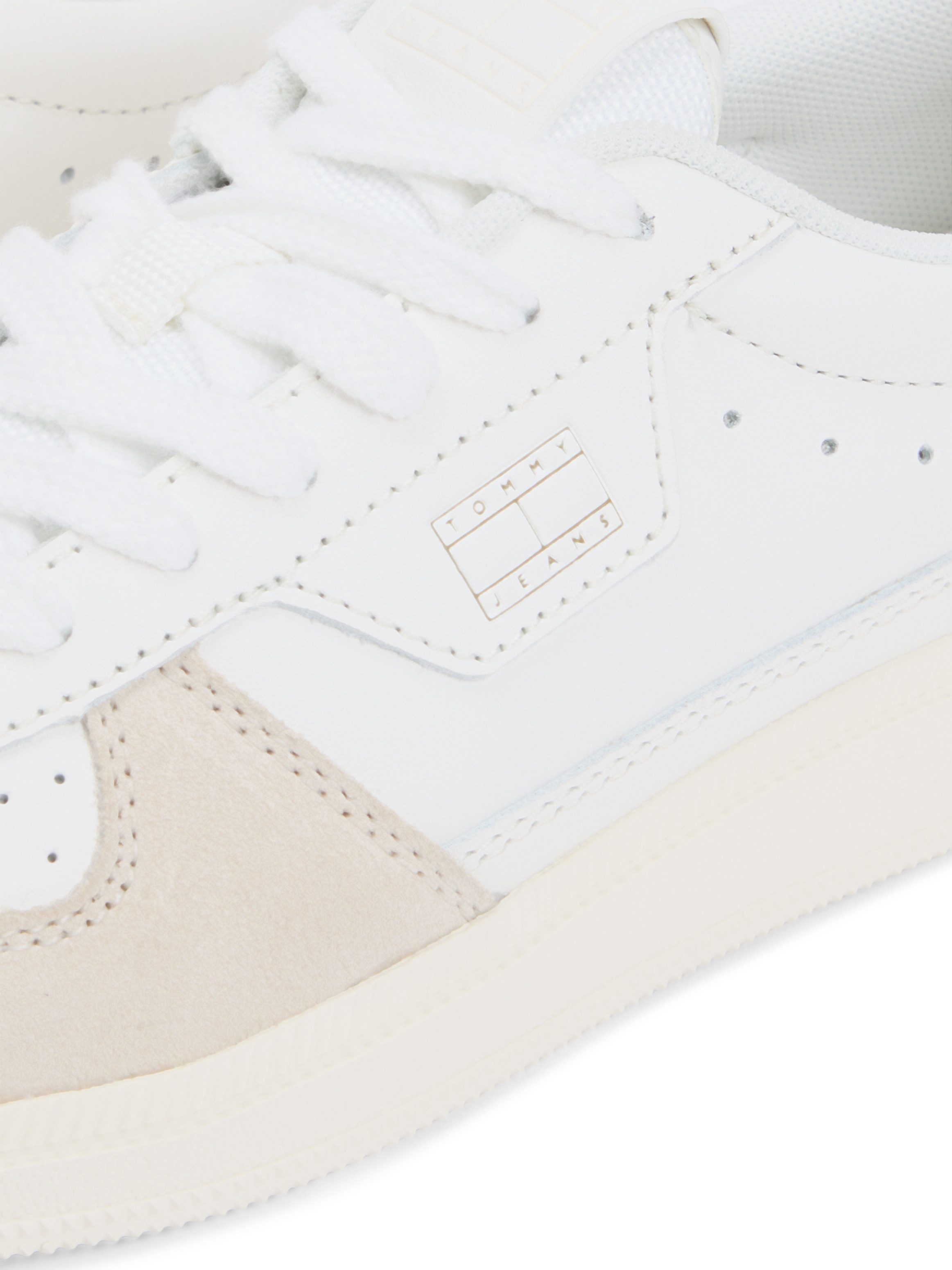 Tommy Jeans THE GREENWICH EDGE LEATHER Plateausneaker Freizeitschuh, Halbschuh, Schnürschuh mit goldfarbenem Logoschriftzug