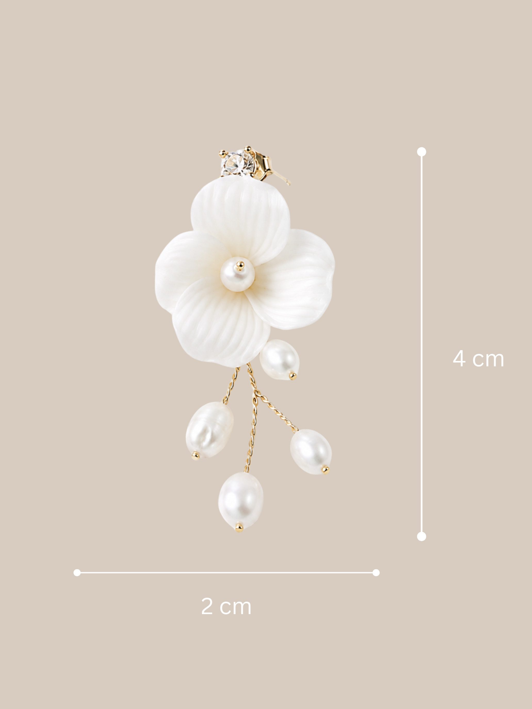 ANNIS WIESBADEN EST. 2021 Paar Ohrhänger Brautohrringe Amélie – Perlenblüte ivory mit Strasskristall, Ohrringe für die Braut – Bild 4 von 4