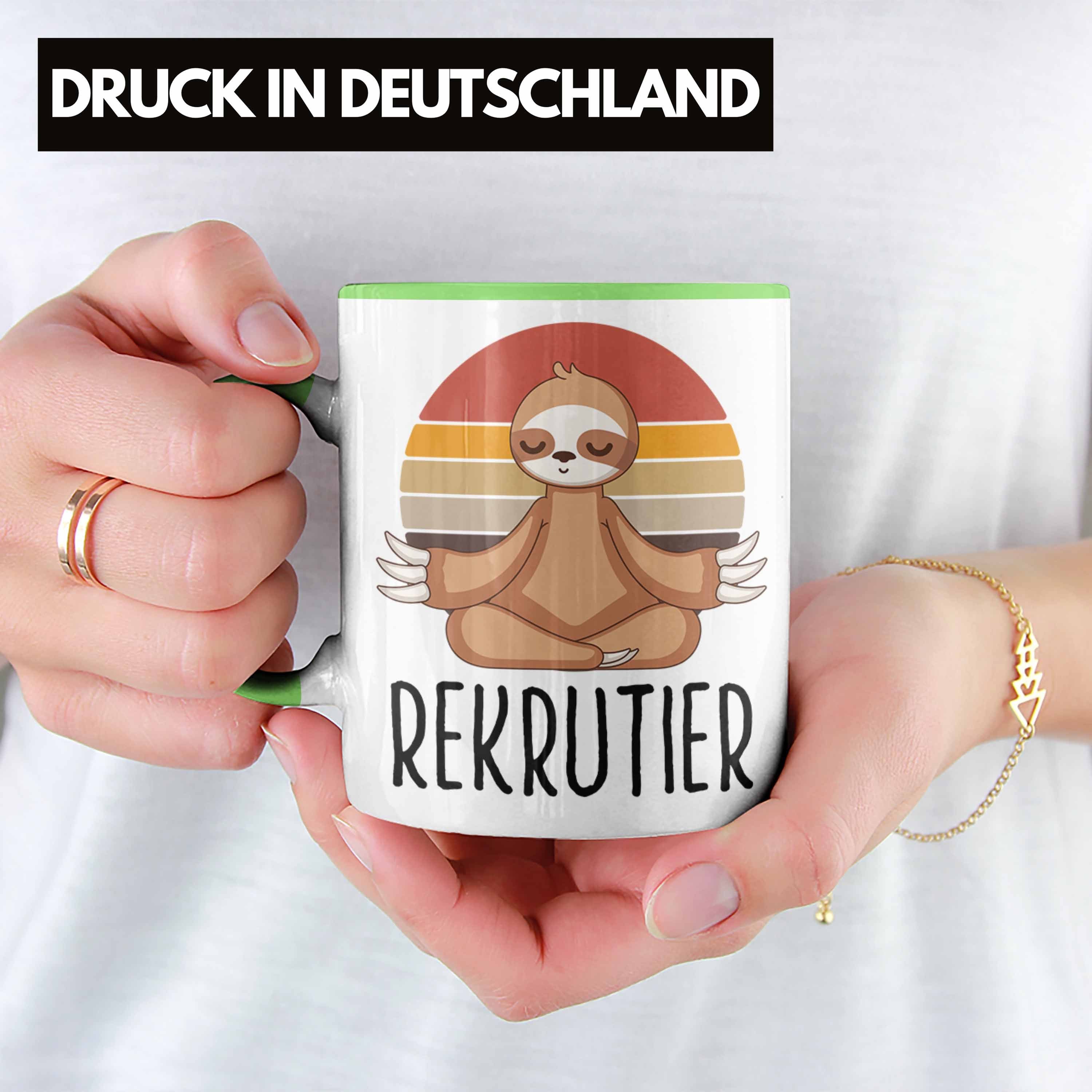 Trendation Tasse Geschenk Grün Rekrutier Recruiting Faultier Lustiger Tasse Personalreferent