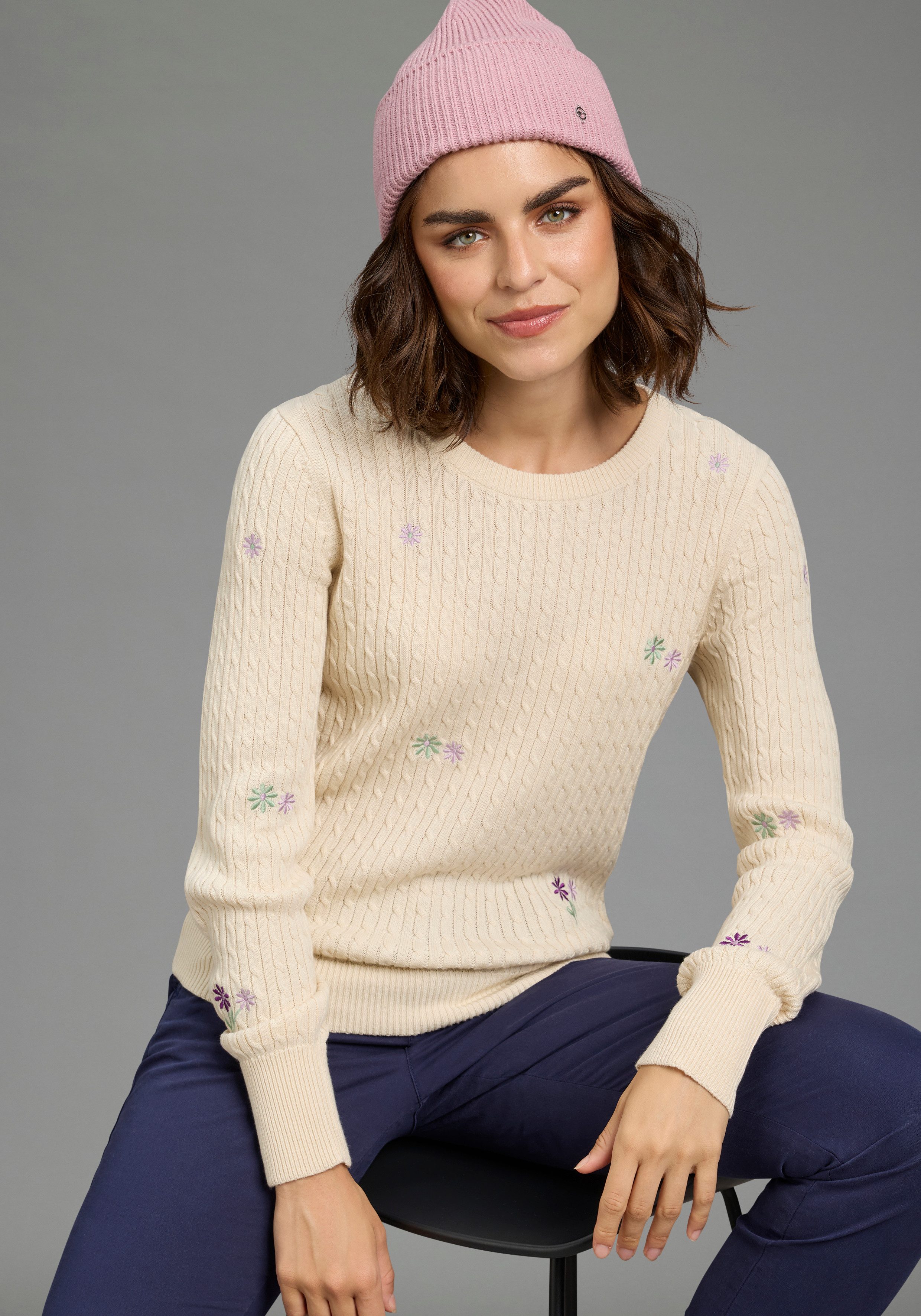 KangaROOS Strickpullover mit Rundhalsausschnitt, schmale Basic-Passform, aus Baumwolle. € 39,99, (€ 39,99 pro 1 Stk).