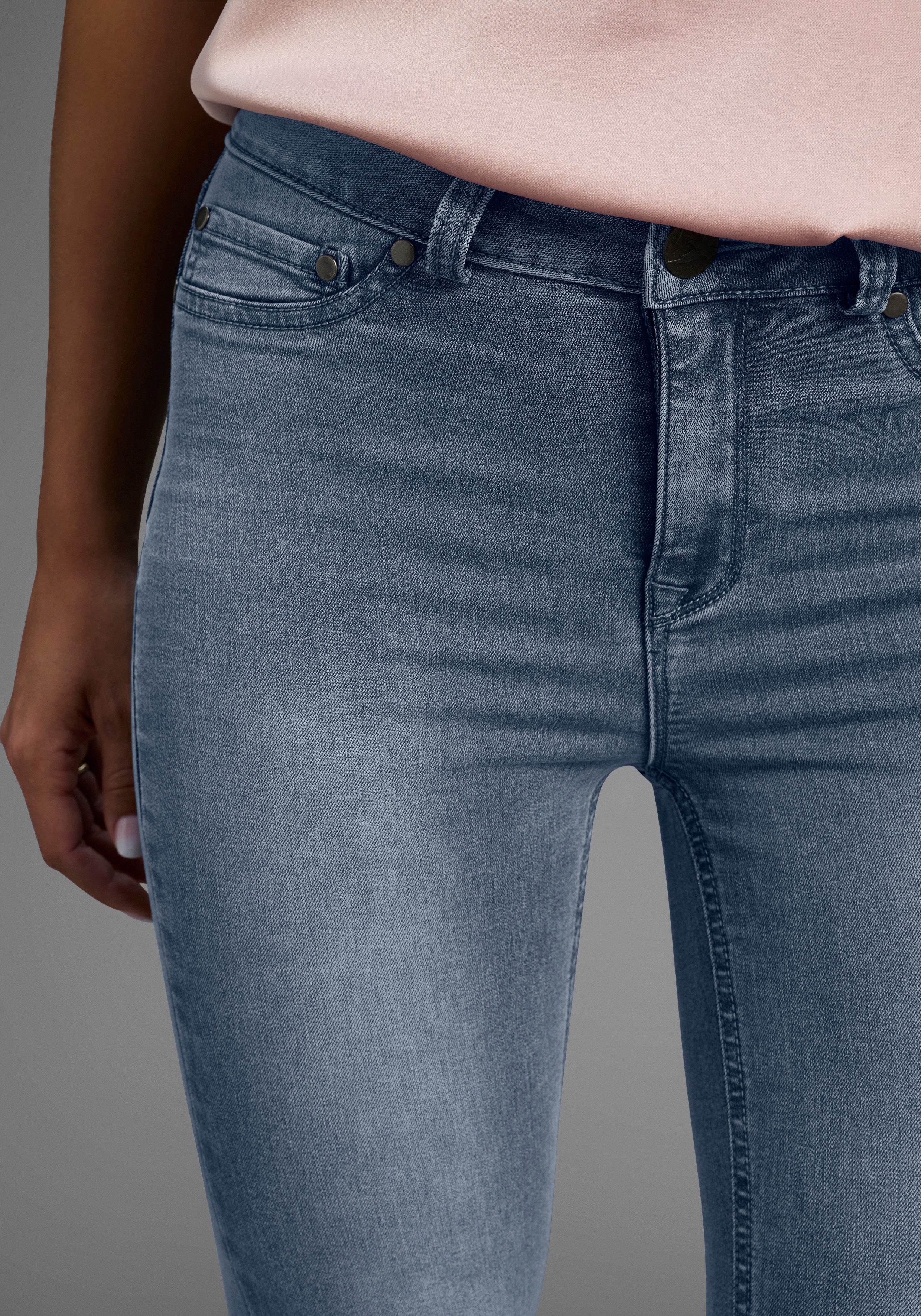Arizona Skinny-fit-Jeans Ultra Stretch extra-eng geschnittene Beinform, modische Used-Waschung
