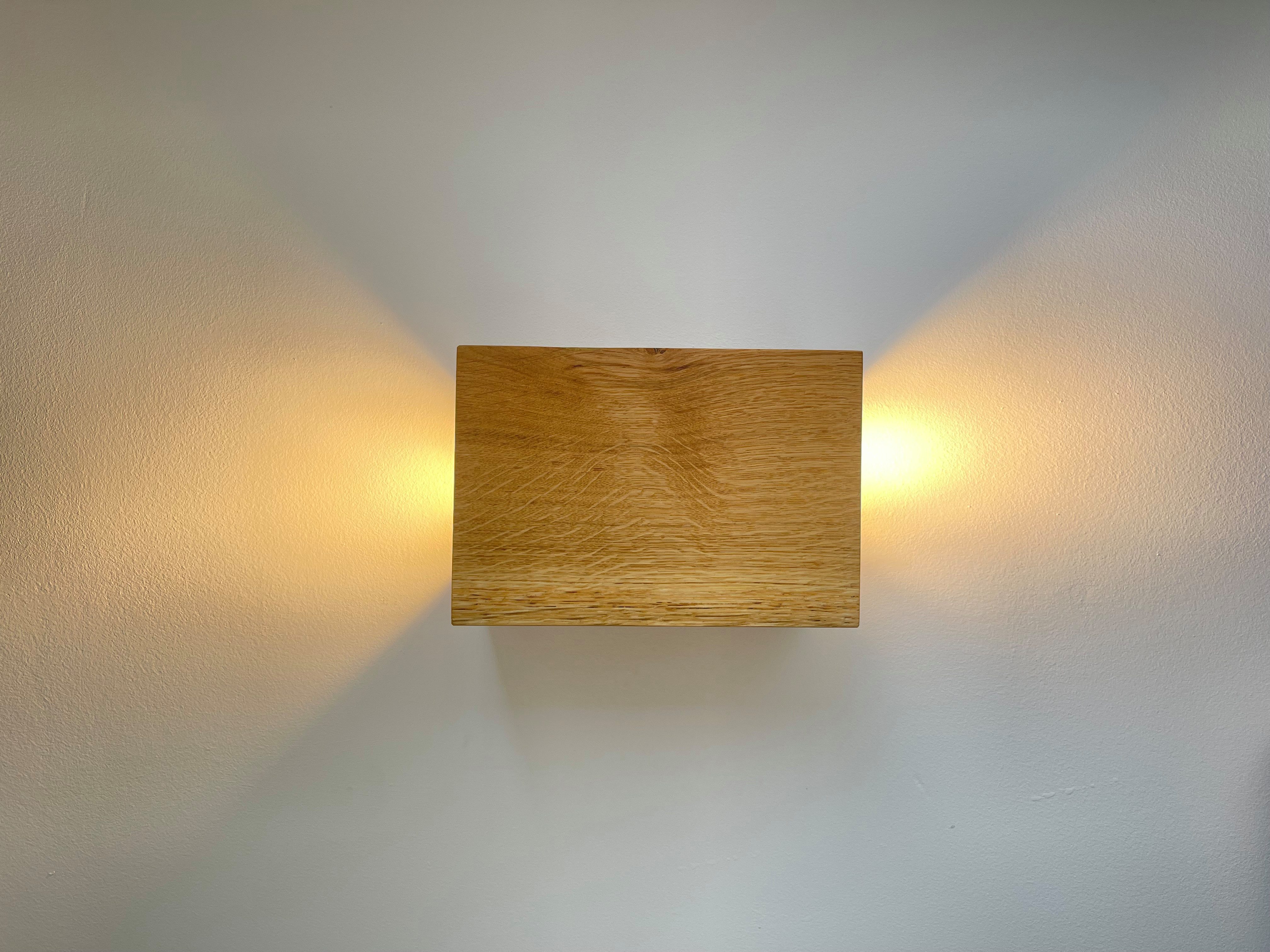 Blockholz-Schmiede Wandleuchte Eiche Wandleuchte Handgefertigte Deutsche Qualität, nicht dimmbar, LED wechselbar, GU10, Warmweiß, 2700K, Austauschbare LED Lampe