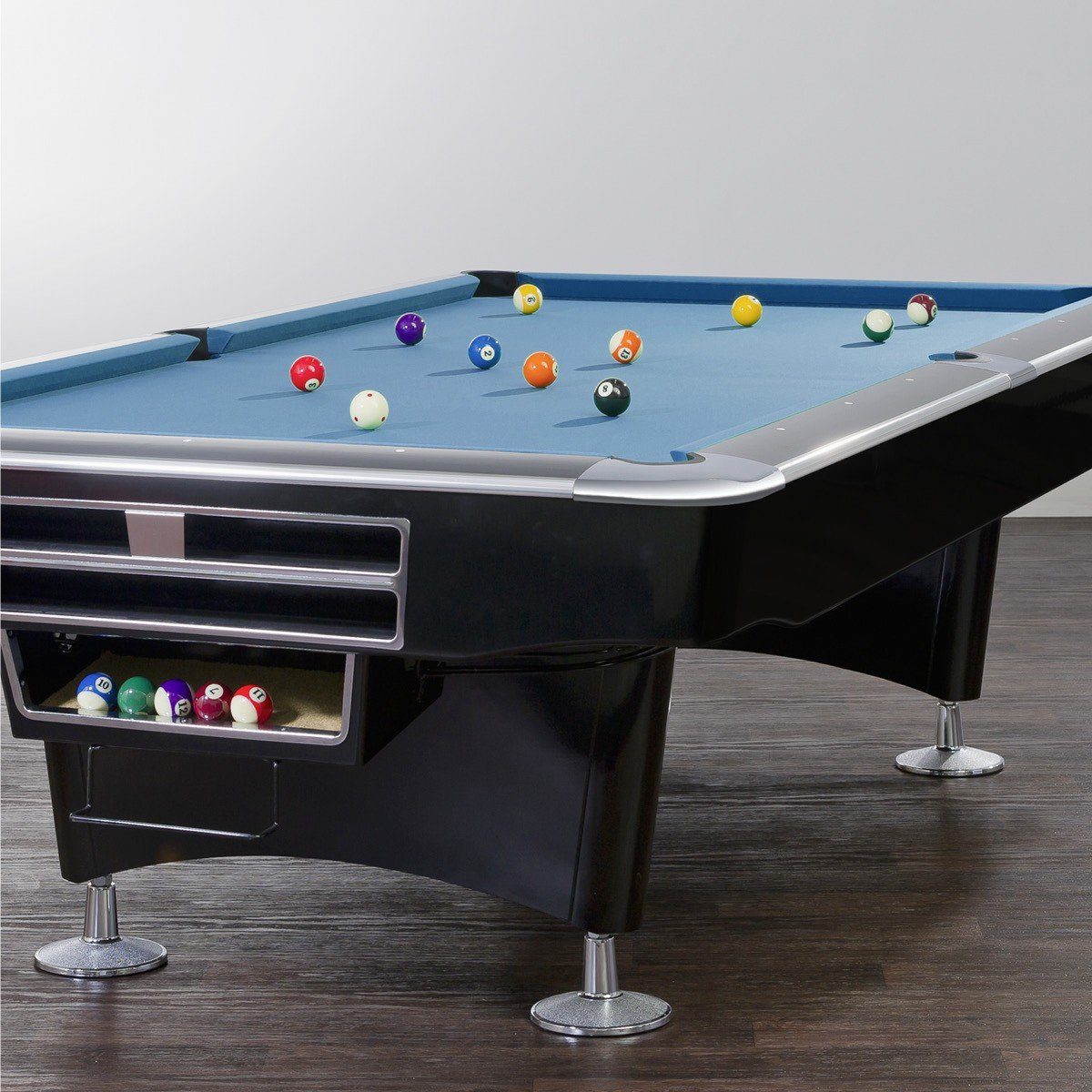 Billiard-Royal Billardtisch Gladiator 8ft. Schwarz, (Hochwertige und massive Ausführung in beliebter Billiard-Royal® Qualität), Spielfläche aus 3-teiliger Naturschieferplatte
