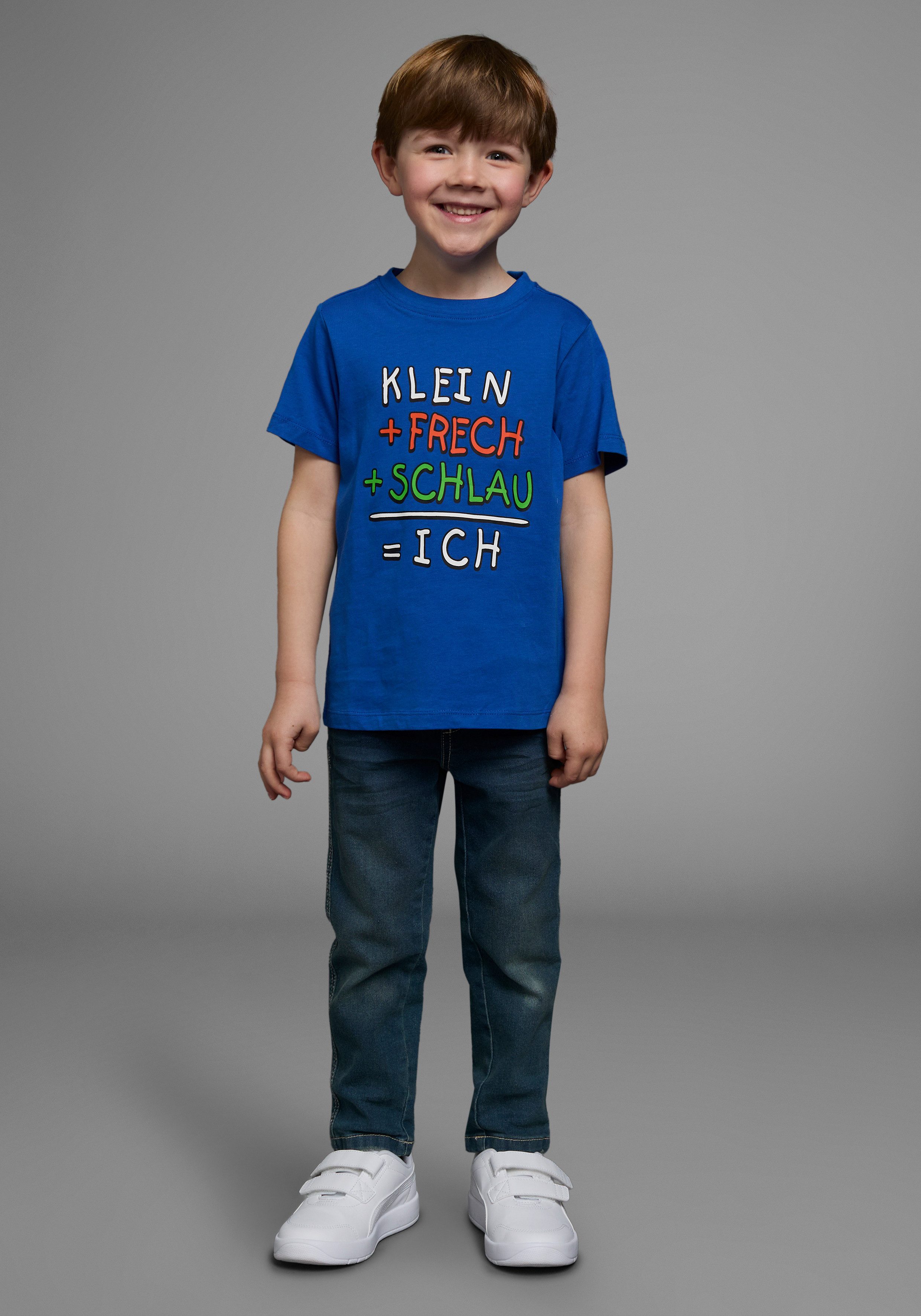 KIDSWORLD T-Shirt Mit Spruch: KLEIN+FRECH+SCHLAU... Kurzarm, Basic-Passform, bedruckt, Rundhalsausschnitt – Bild 4 von 5