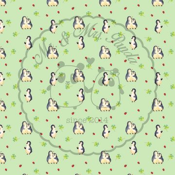 Mr. & Mrs. Panda Tablett Pinguin Marienkäfer - Grün - Geschenk, Küchentablett, Freude, Pinguin, Echtholz lasiert, (1-tlg), Anti-Rutsch Pads