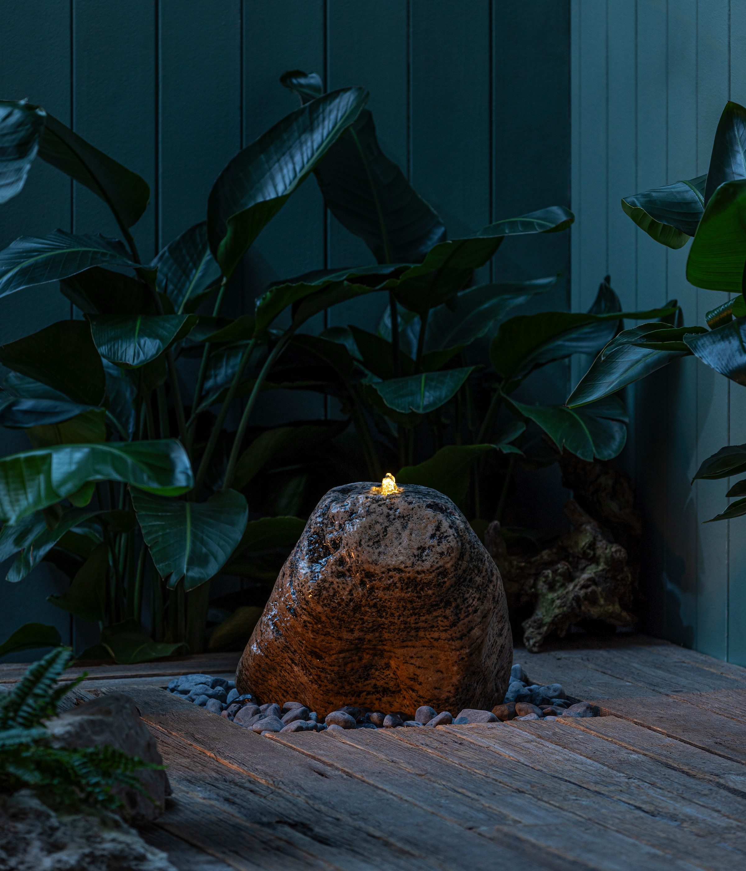 Dehner Gartenbrunnen Granitbrunnen River Rock mit LED, 33 x 25 x 35 cm, beleuchteter Naturstein, inkl.Pumpe und Trafo