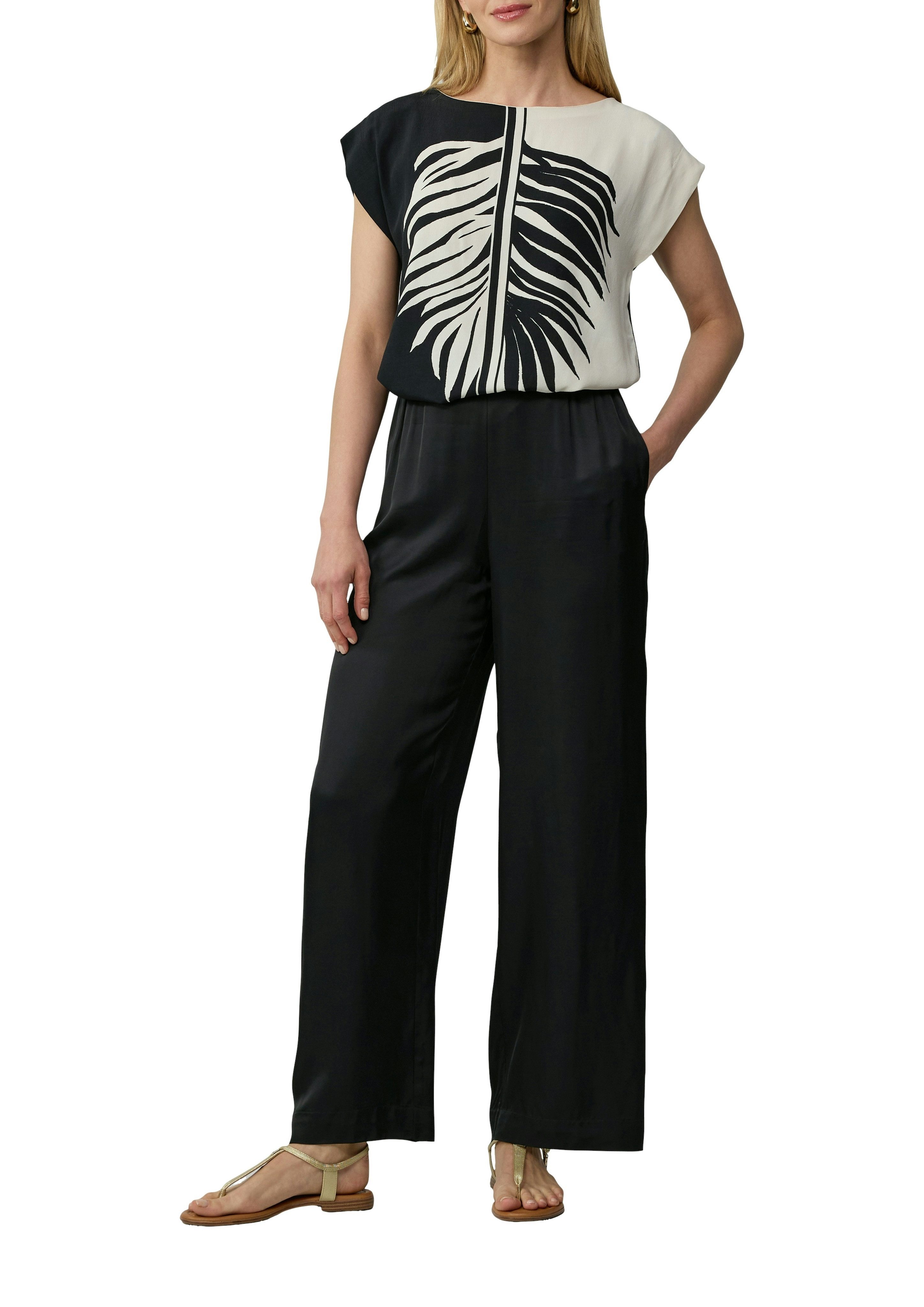 s.Oliver BLACK LABEL T-Shirt mit floralem Print, im Colorblocking-Style – Bild 3 von 4