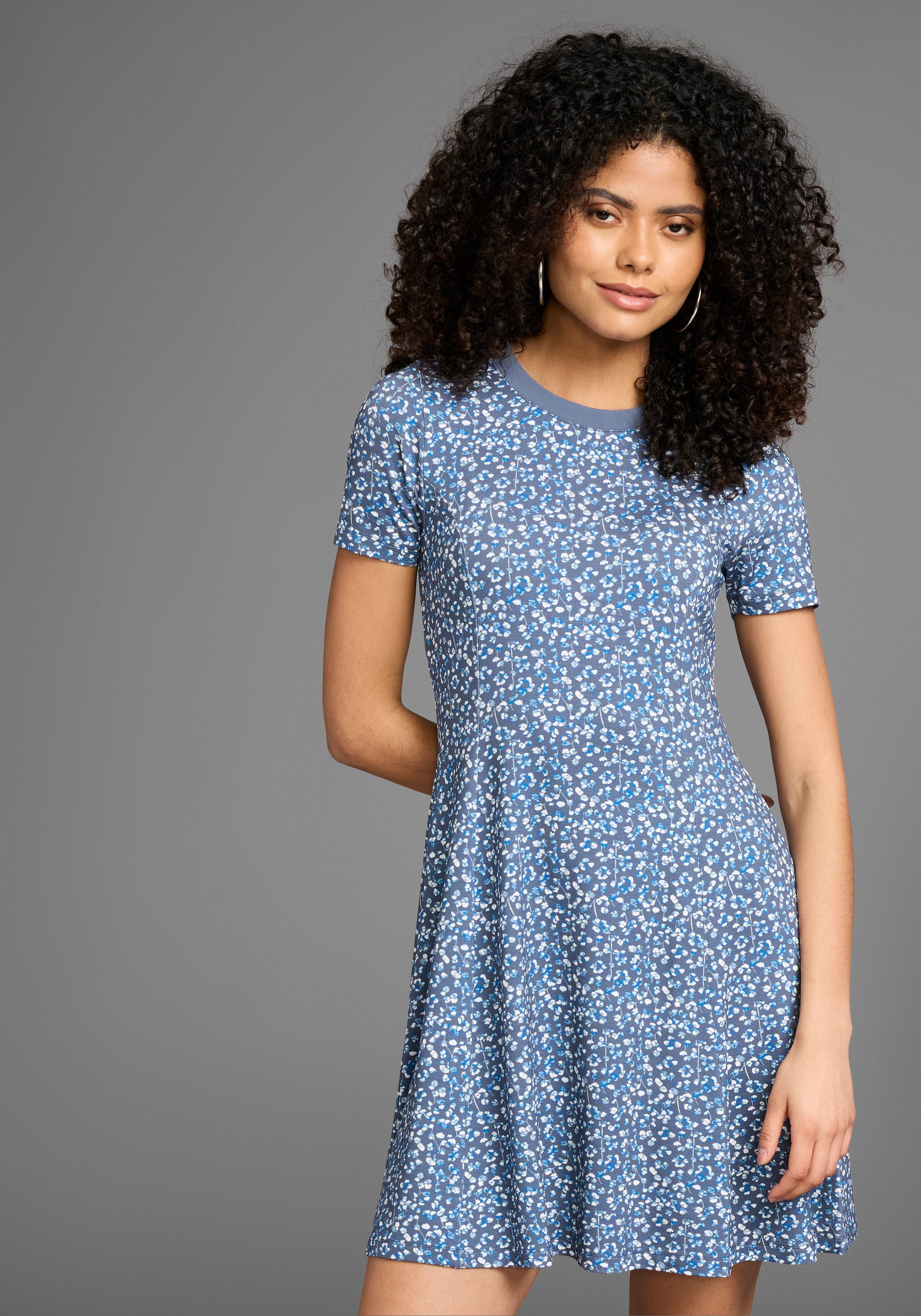 KangaROOS Jerseykleid aus weichem Jersey mit Mille-Fleurs Druck günstig online kaufen