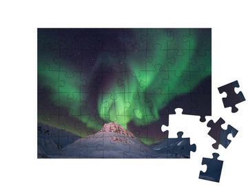 puzzleYOU Puzzle Das polare Nordlicht in den Bergen von Svalbard, 48 Puzzleteile, puzzleYOU-Kollektionen Norwegen