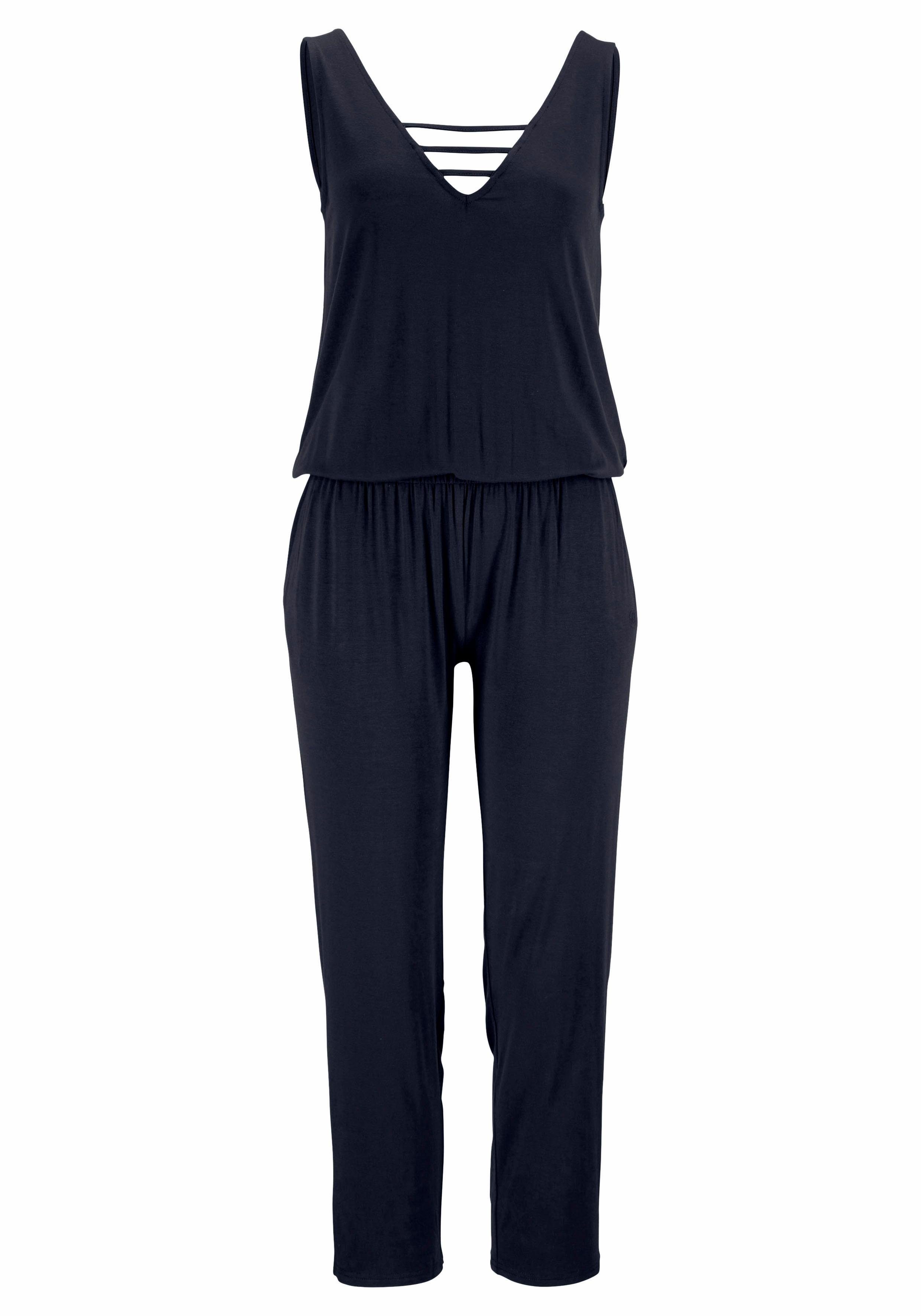s.Oliver Overall mit verziertem Ausschnitt, elastischer Jumpsuit mit Taschen. € 59,99