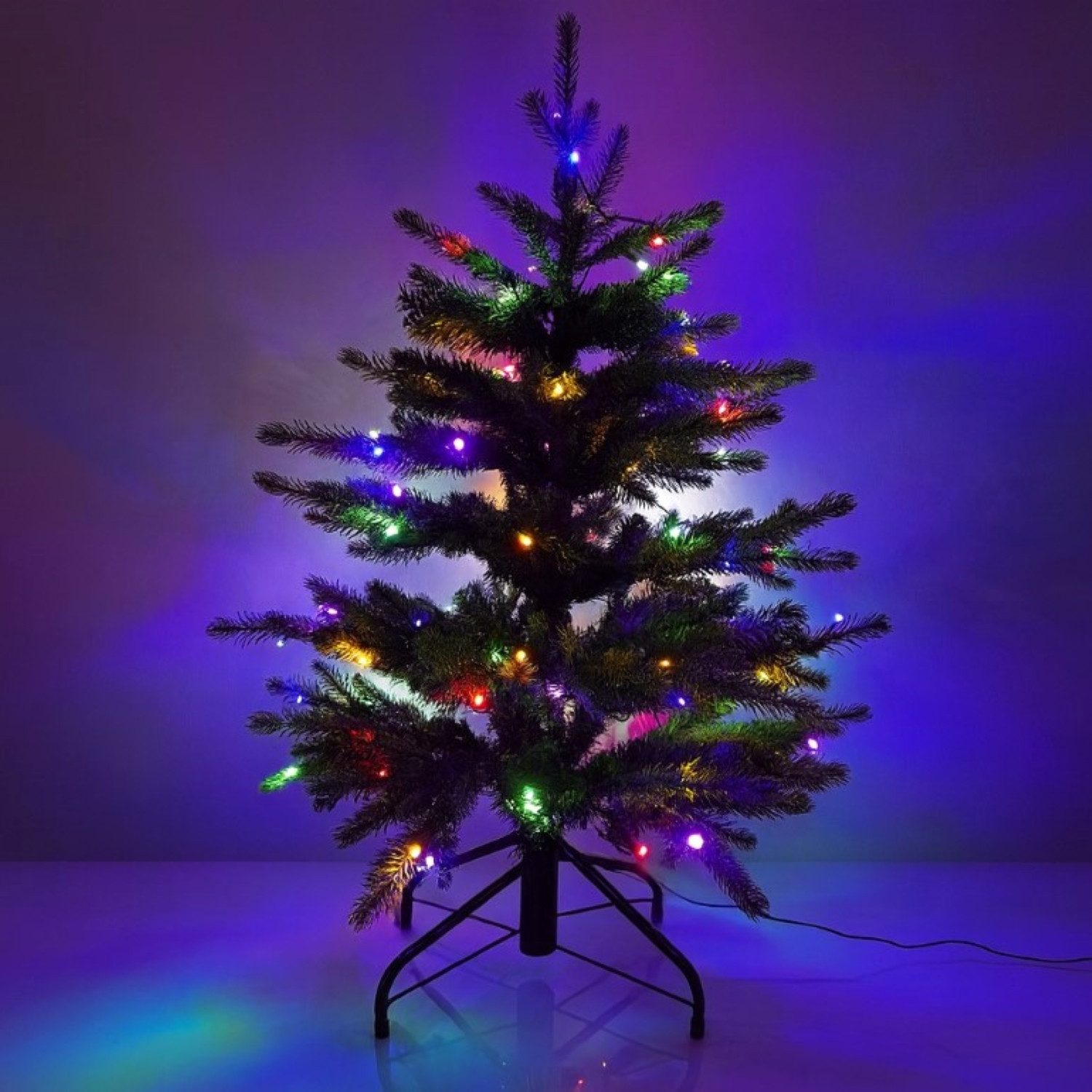 Online-Fuchs Künstlicher Weihnachtsbaum mit Beleuchtung (Lichterkette) wie echt! - 90 cm klein - Fernbedienung, Spritzguss Nadel, 100 LED´s, 10 Leuchtmodi, Twin – Bild 4 von 4