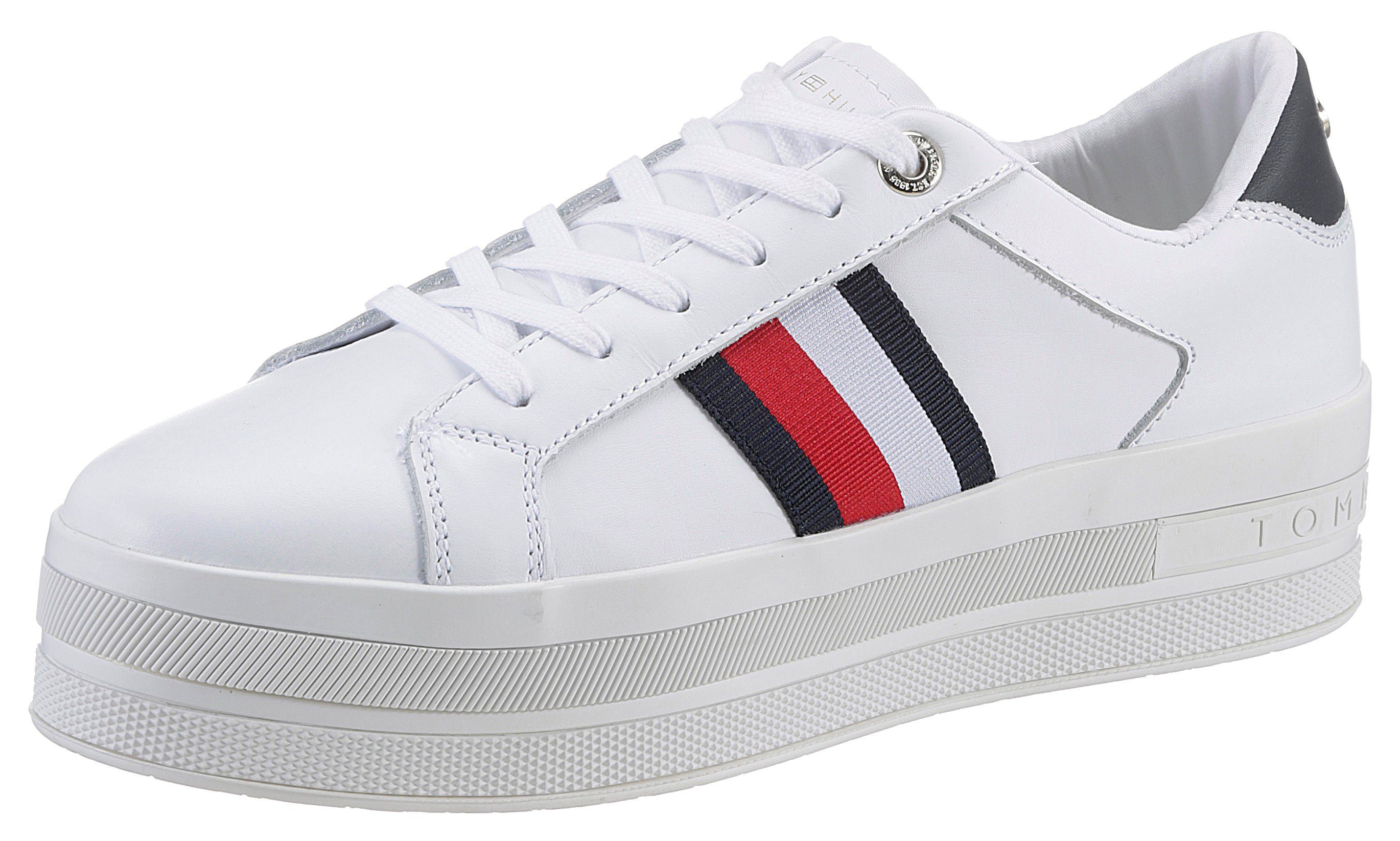 Tommy Hilfiger TH WEBBING FLATFORM CUPSOLE Plateausneaker mit seitlichen  Streifen