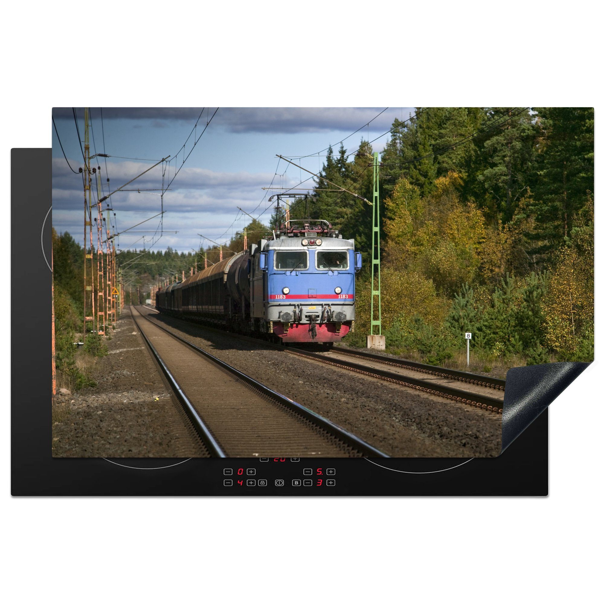 MuchoWow Herdblende-/Abdeckplatte Ein Zug auf einer Eisenbahnstrecke, Vinyl, (1 tlg), 81x52 cm, Induktionskochfeld Schutz für die küche, Ceranfeldabdeckung