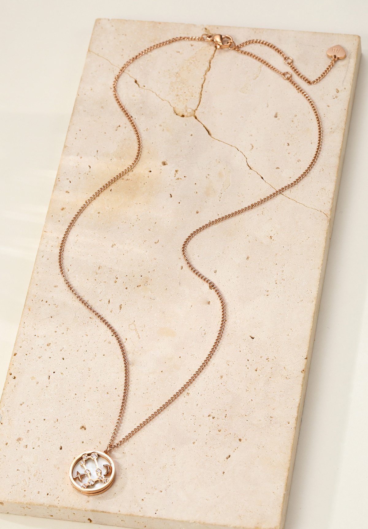 Hey Happiness Kette mit Anhänger Sternzeichen, Astro Plättchen, Horoskop Kette Sternbild mit Tierkreis Zeichen, wasserfest