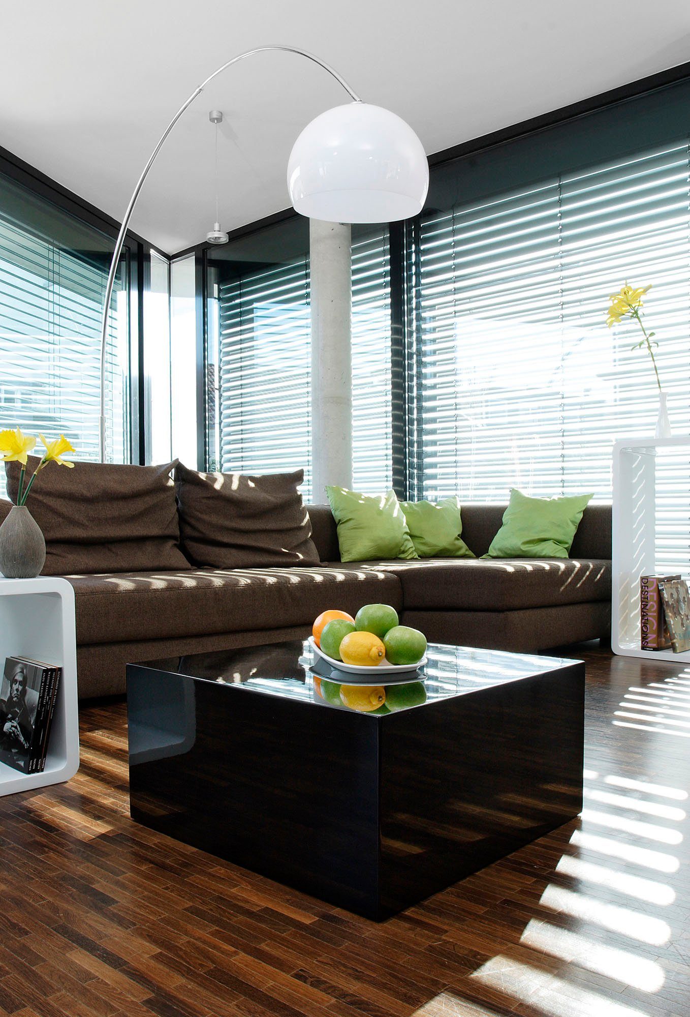SalesFever Couchtisch, Schnörkelloses Design trifft auf ultramoderne Hochglanzoptik
