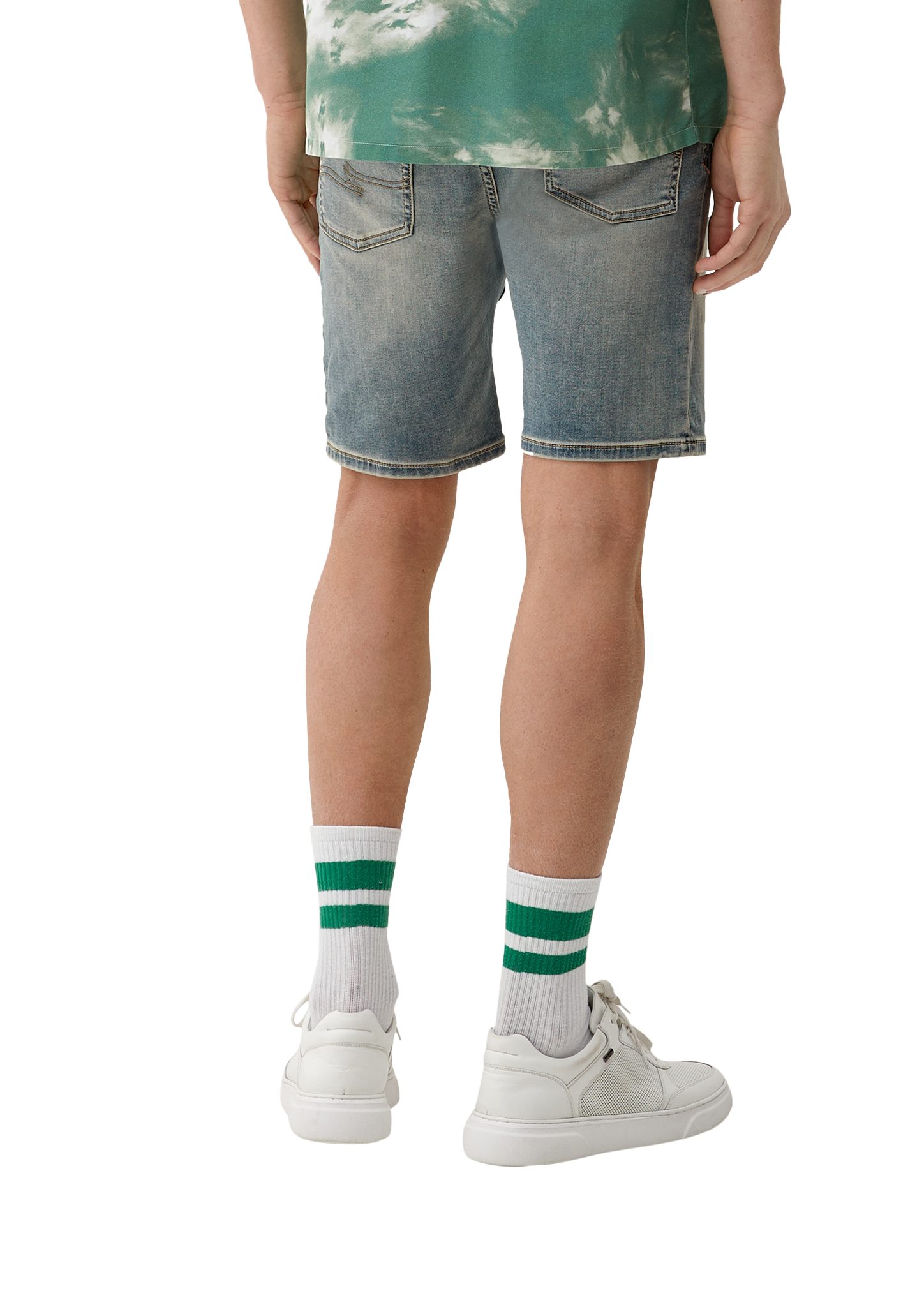 QS Jeansshorts Jeans-Shorts hellblau Regular Fit Rise / Straight John / Waschung Mid / Leg