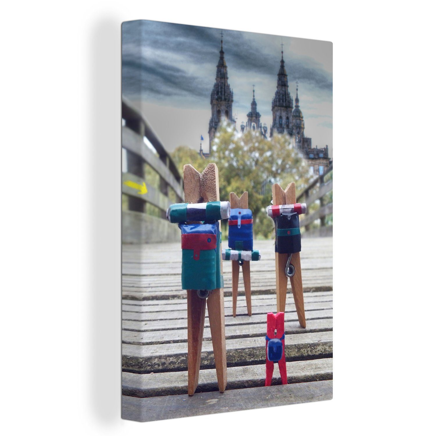 OneMillionCanvasses® Leinwandbild Hölzerne Pilger auf den Stufen Santiago de Compostelas, (1 St), Leinwandbild fertig bespannt inkl. Zackenaufhänger, Gemälde, 20x30 cm