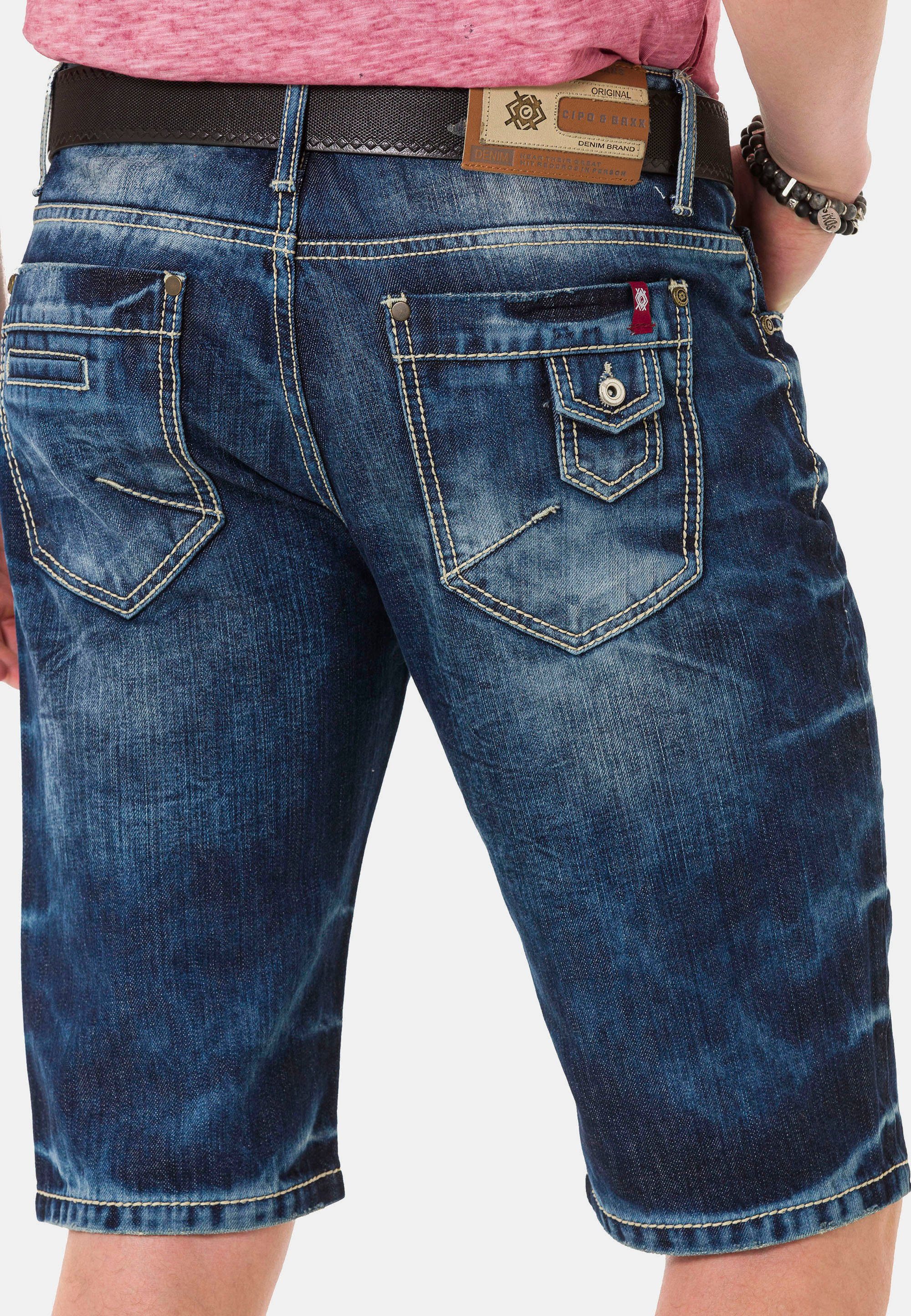 & trendiger Baxx Cipo Used-Waschung mit Shorts
