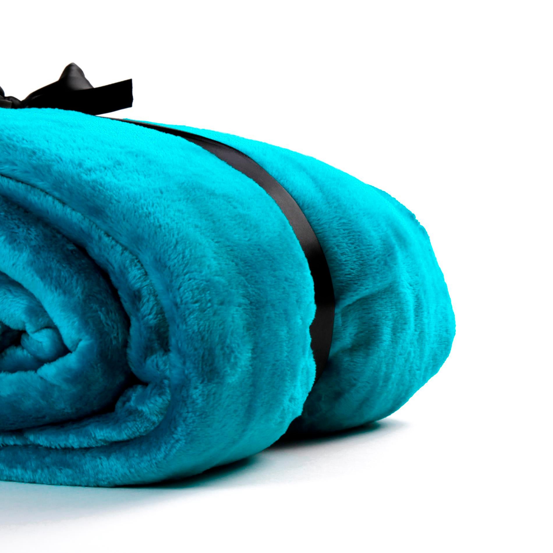 ESTEXO Tagesdecke Kuscheldecke Wohndecke 210 x 280 cm Flanell Decke Bettüberwurf XXXL