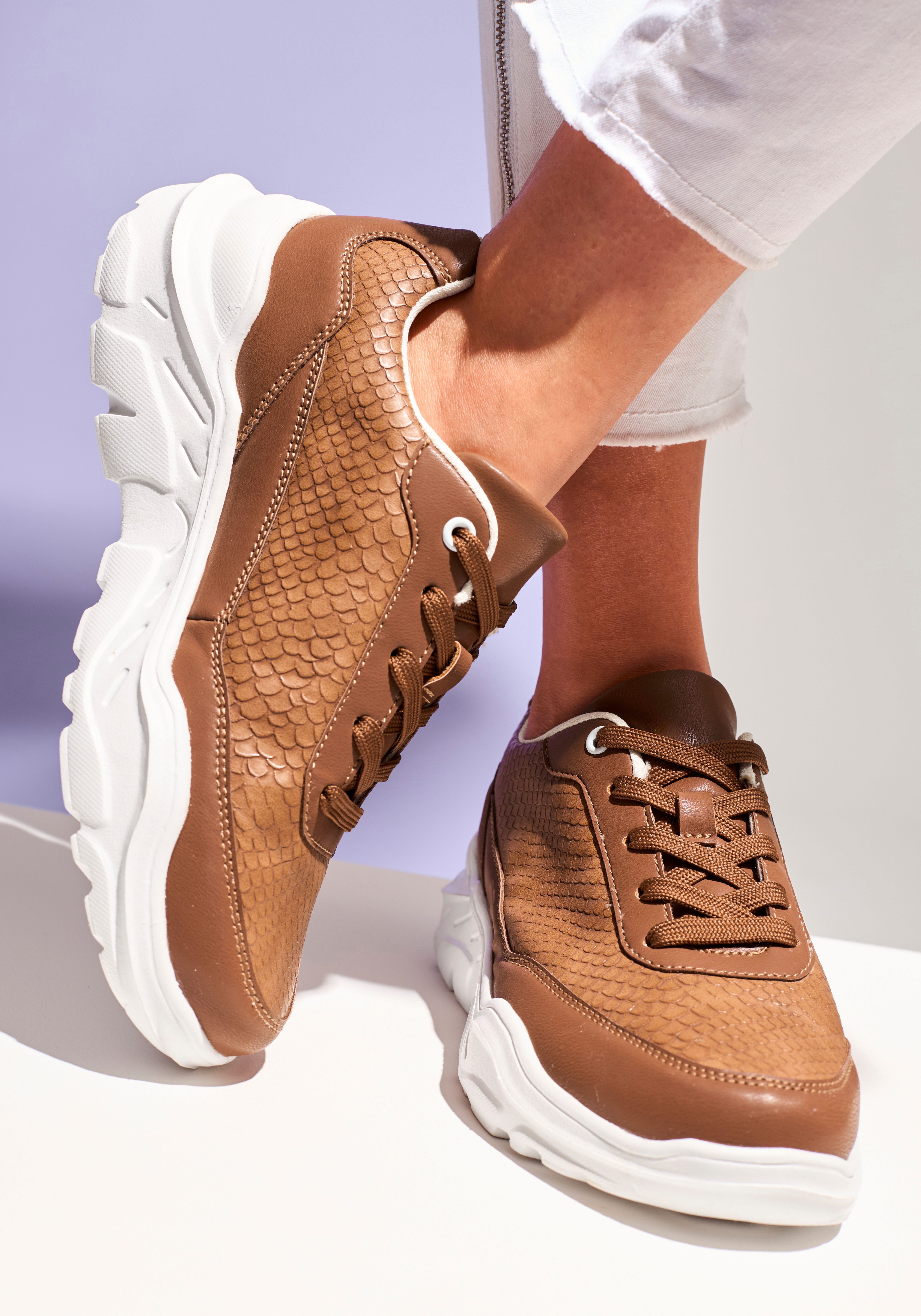 LASCANA Sneaker Halbschuh, Sportschuh, leichte Chunky günstig online kaufen