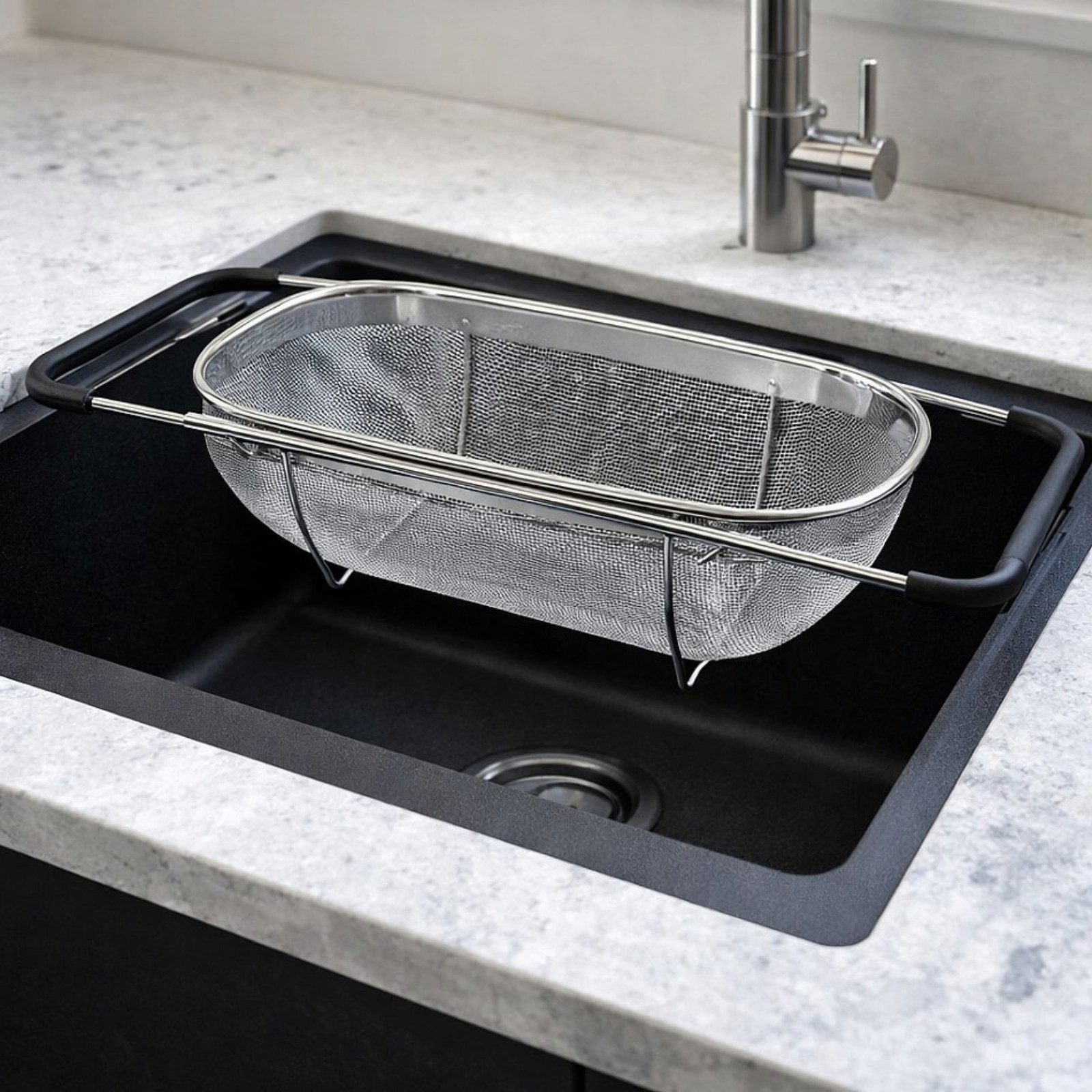 Koopman Küchensieb Spülbeckensieb Nudelsieb 36x24cm Edelstahl Ausziehbar, Edelstahl, (1-St), verstellbar von 36-56cm, gummierte Griffe, Rostfrei, Praktisch
