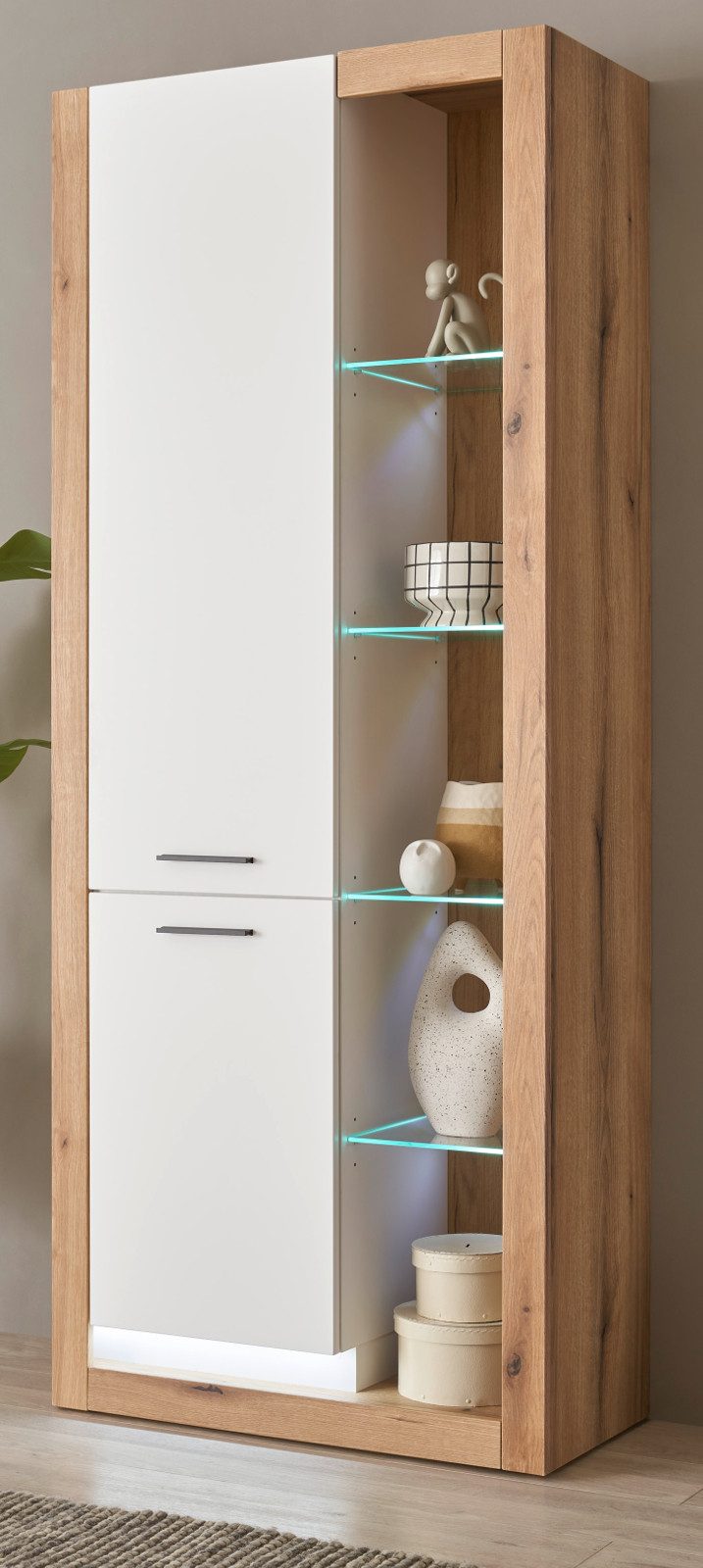 Furn.Design Standvitrine Rivian (großer Vitrinenschrank in Eiche Dekor und matt weiß, 80 x 195 cm) mit 10 Fächern