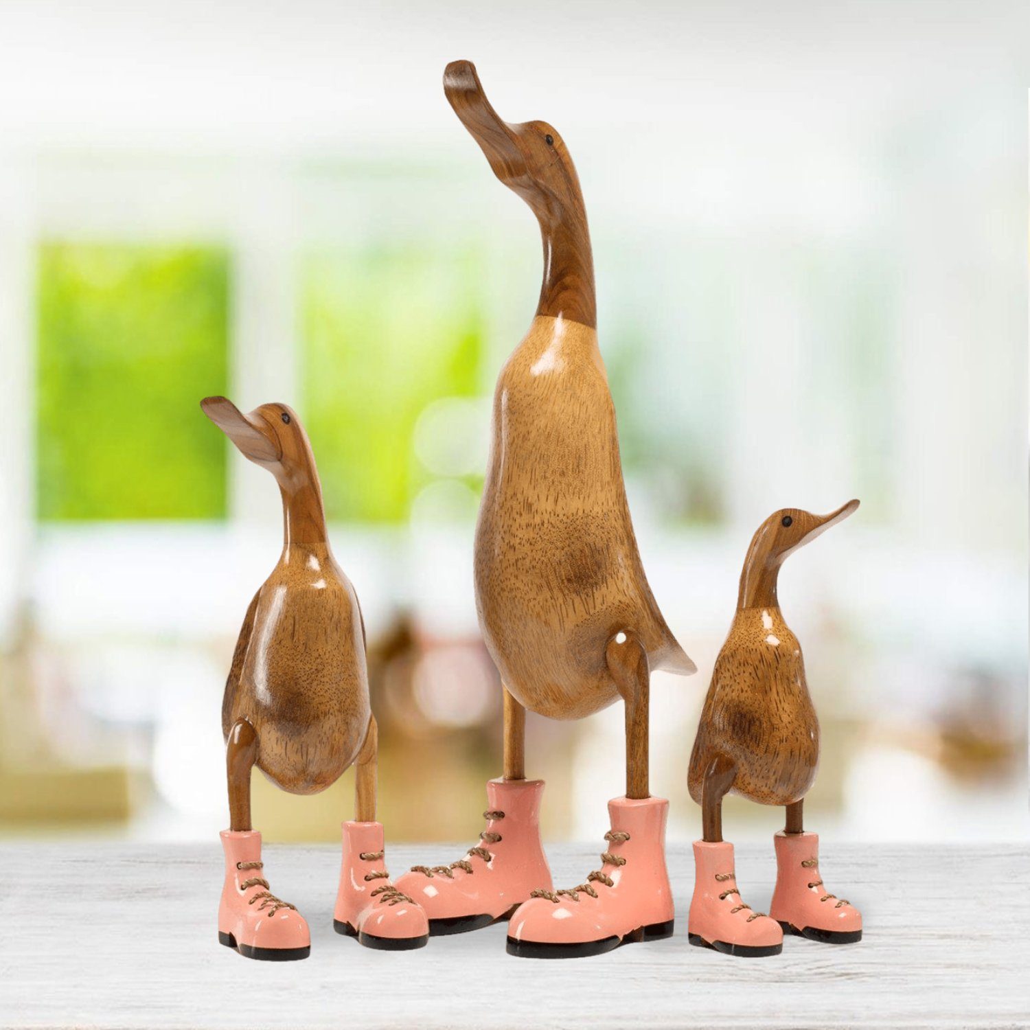 DomDeco Dekofigur Handgefertigte Deko-Figur aus Holz "Ente mit Stiefeln"