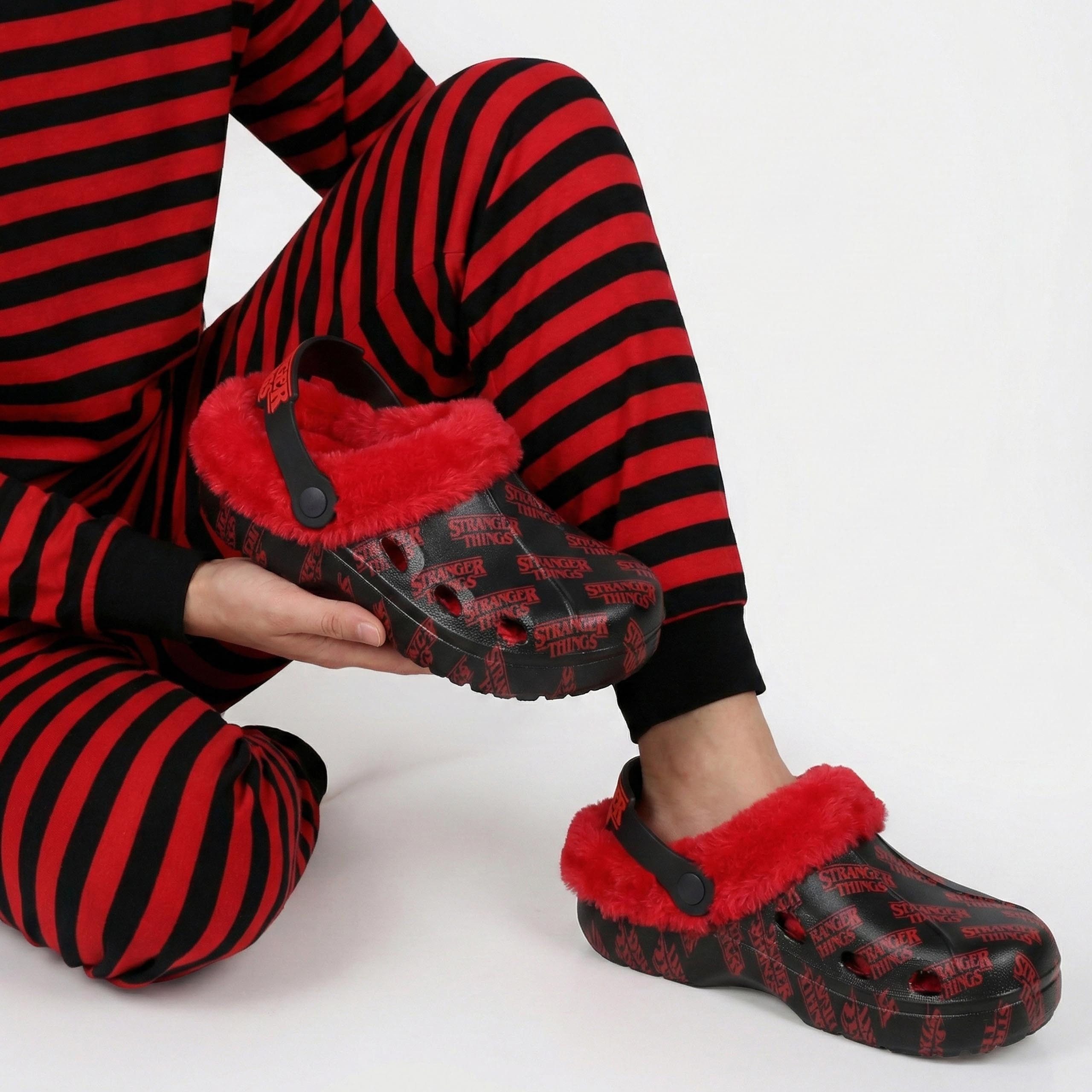 Stranger things Stranger Things gefütterte Damen Hausschuhe, Clogs mit Fell Plüsch Hausschuhe – Bild 5 von 5