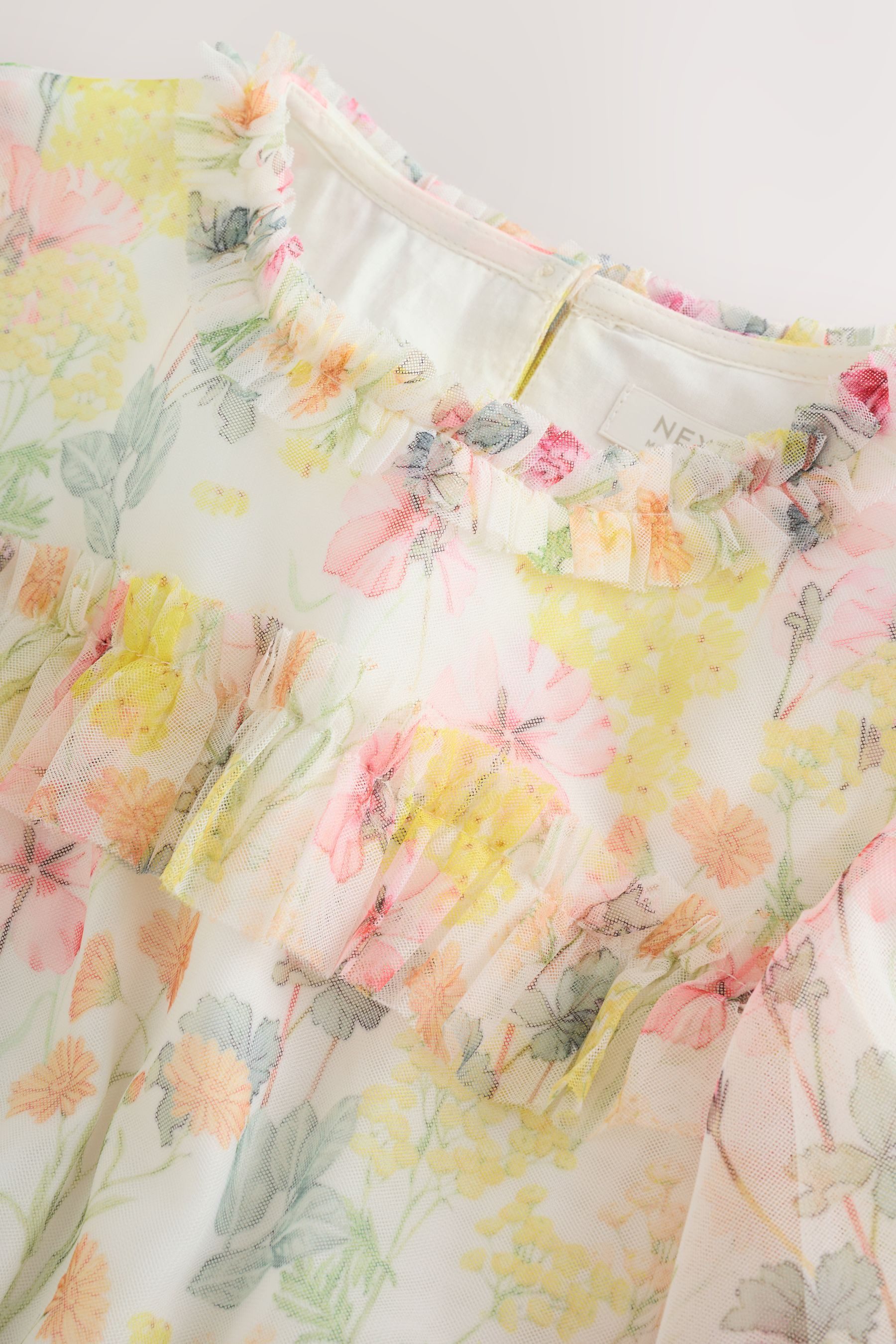 Next Partykleid Festliches Kleid aus Mesh mit Engelsärmeln (1-tlg)