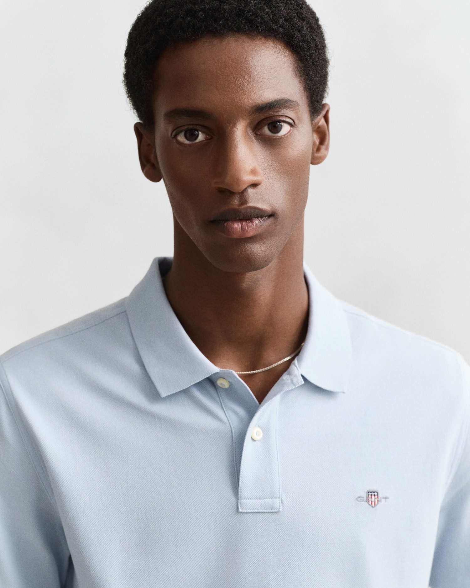 Gant Poloshirt REG SHIELD SS PIQUE POLO mit Logo und Flachstrickkragen 100% Baumwolle Pique
