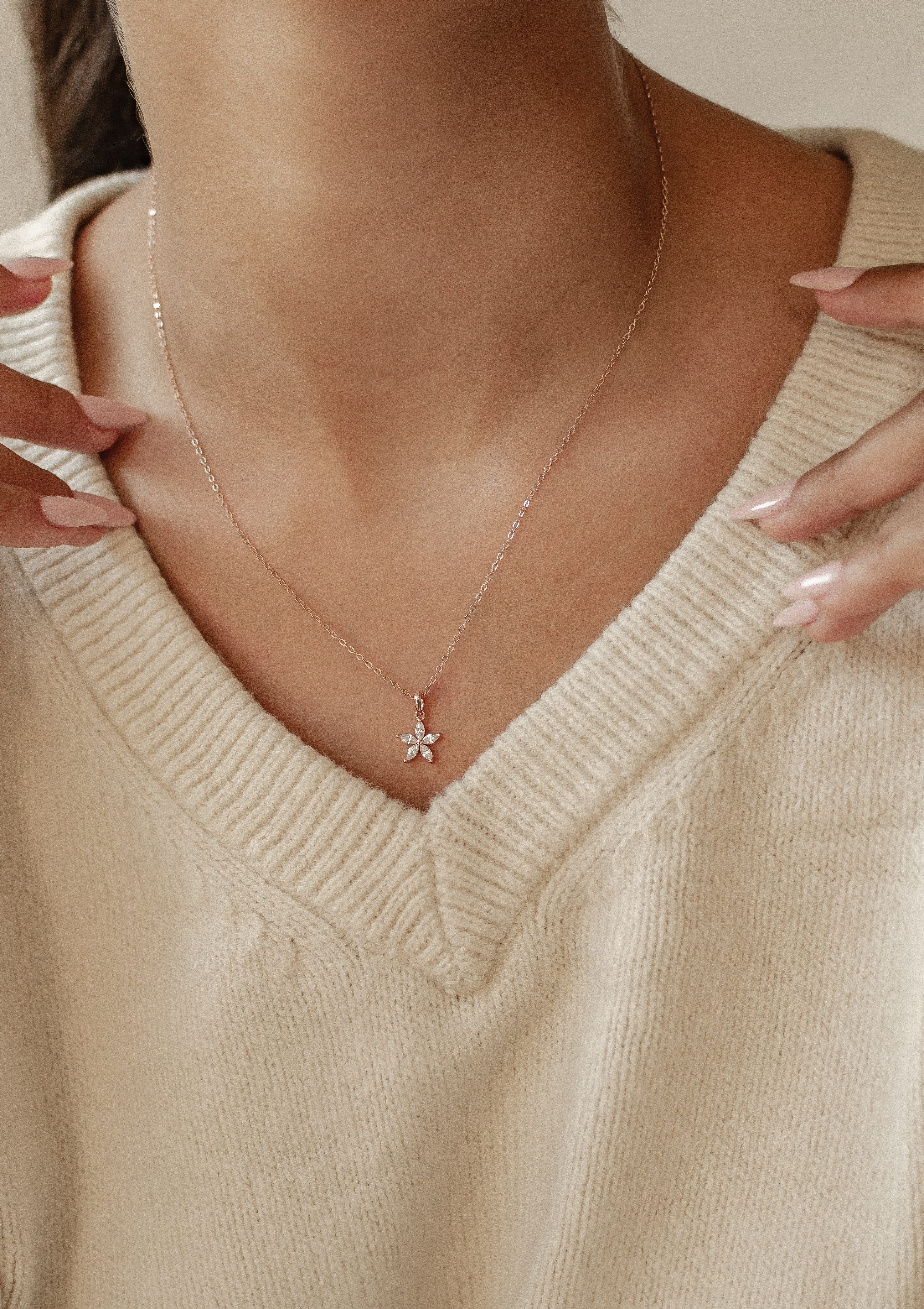 Hey Happiness Kette mit Anhänger Blume günstig online kaufen